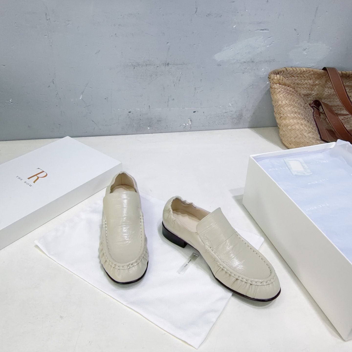 ¡Fábrica de alta calidad! Marca de moda de nicho 🔥 ¡La serie de zapatos individuales con mocasines elásticos modernos …