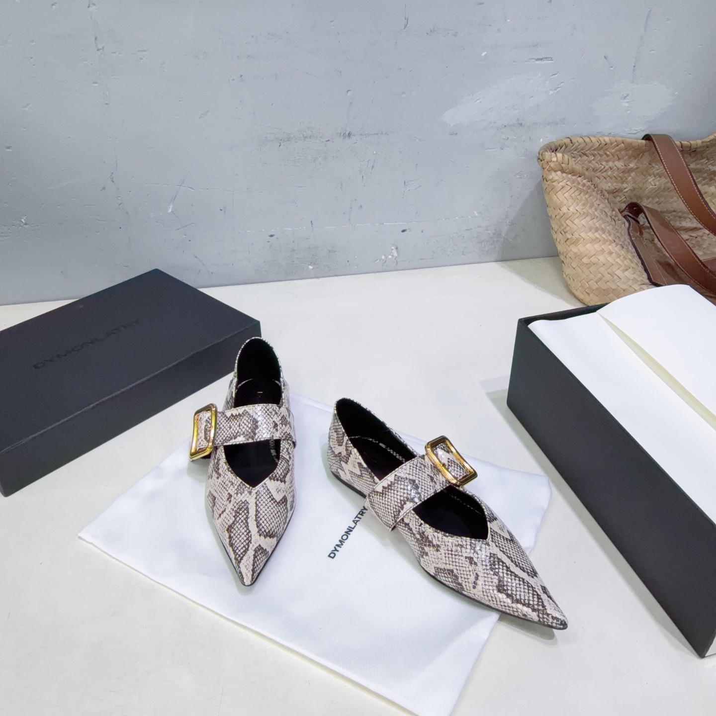 ¡Fábrica de alta calidad! Marca de moda de nicho 🔥DYMONLATRY 𝟐𝟔ss nuevos productos de otoño e invierno, zapatos plan…