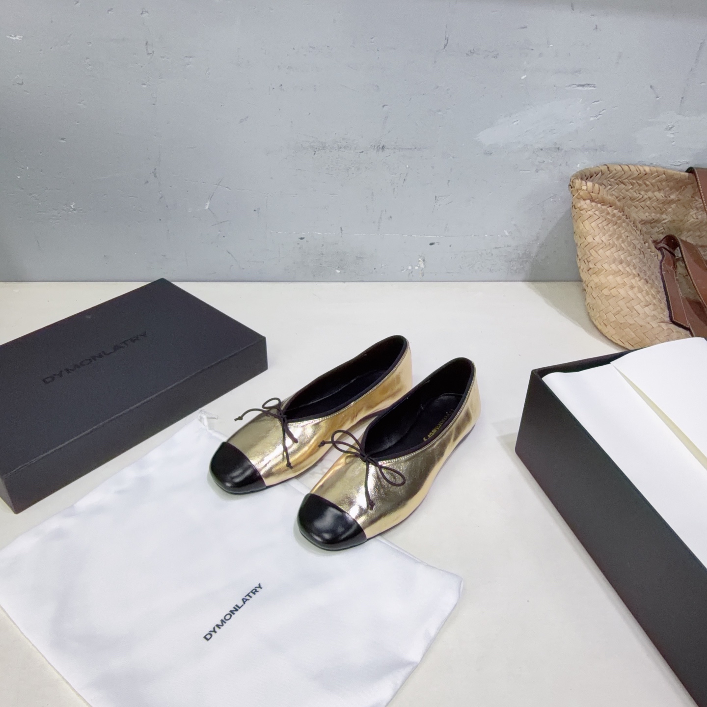 ¡Fábrica de alta calidad! Marca de moda de nicho 🔥DYMONLATRY𝟐𝟔ss nuevos productos de otoño e invierno Zapatos planos…