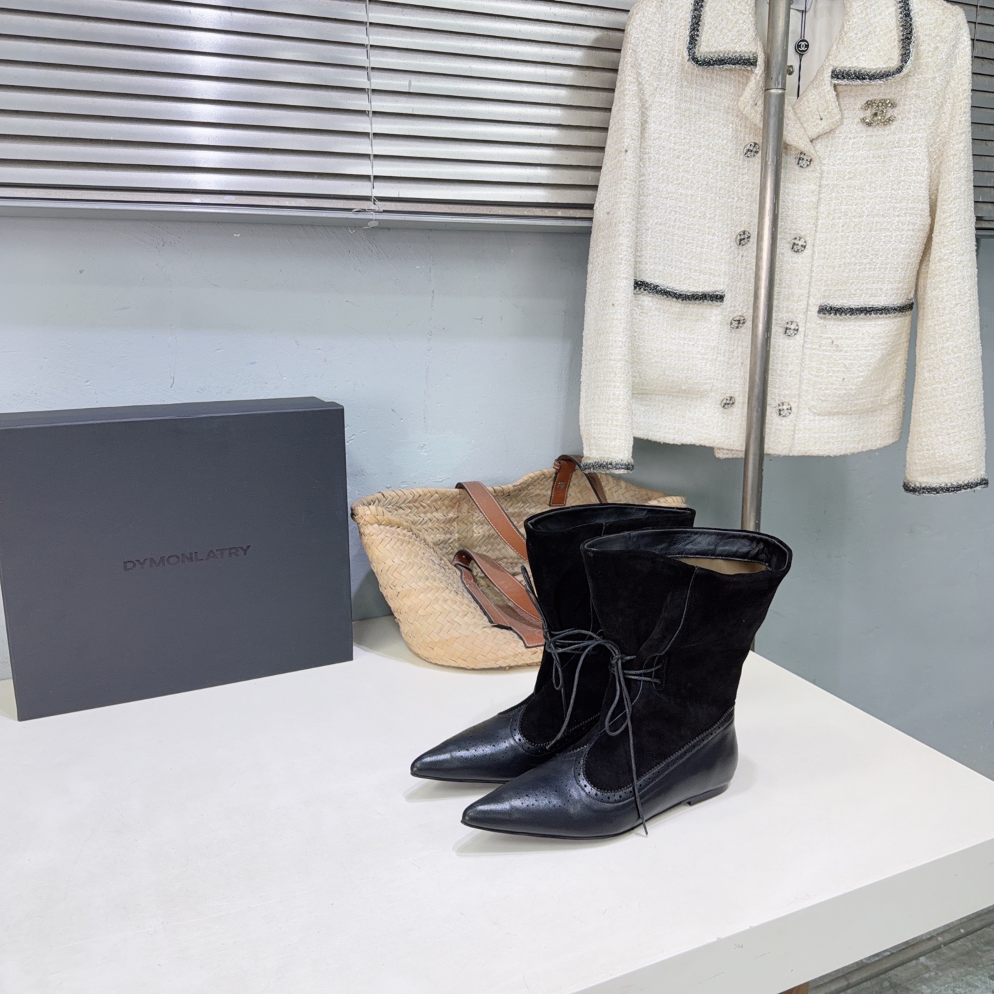 ¡Fábrica de alta calidad! Marca de moda de nicho 🔥DYMONLATRY𝟐𝟔ss nuevas botas cortas con puntera puntiaguda y tiras …