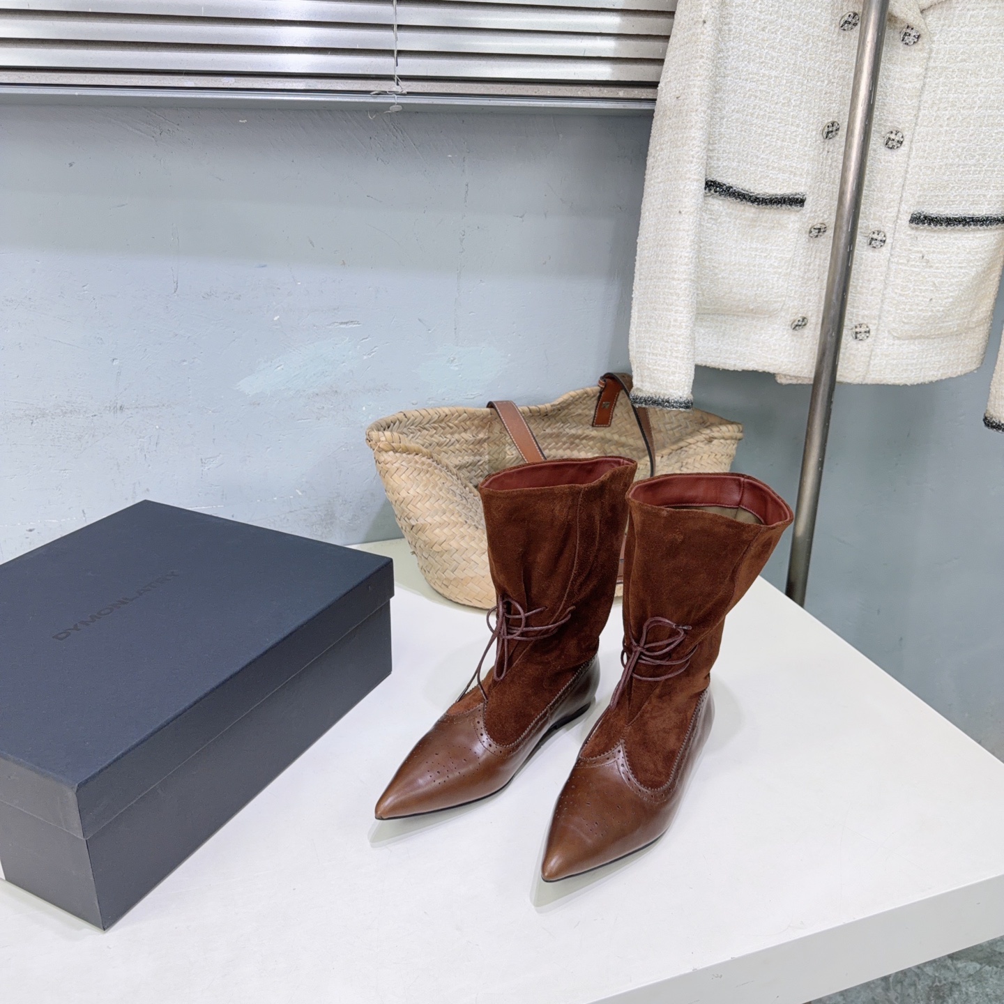 ¡Fábrica de alta calidad! Marca de moda de nicho 🔥DYMONLATRY𝟐𝟔ss nuevas botas cortas con puntera puntiaguda y tiras …