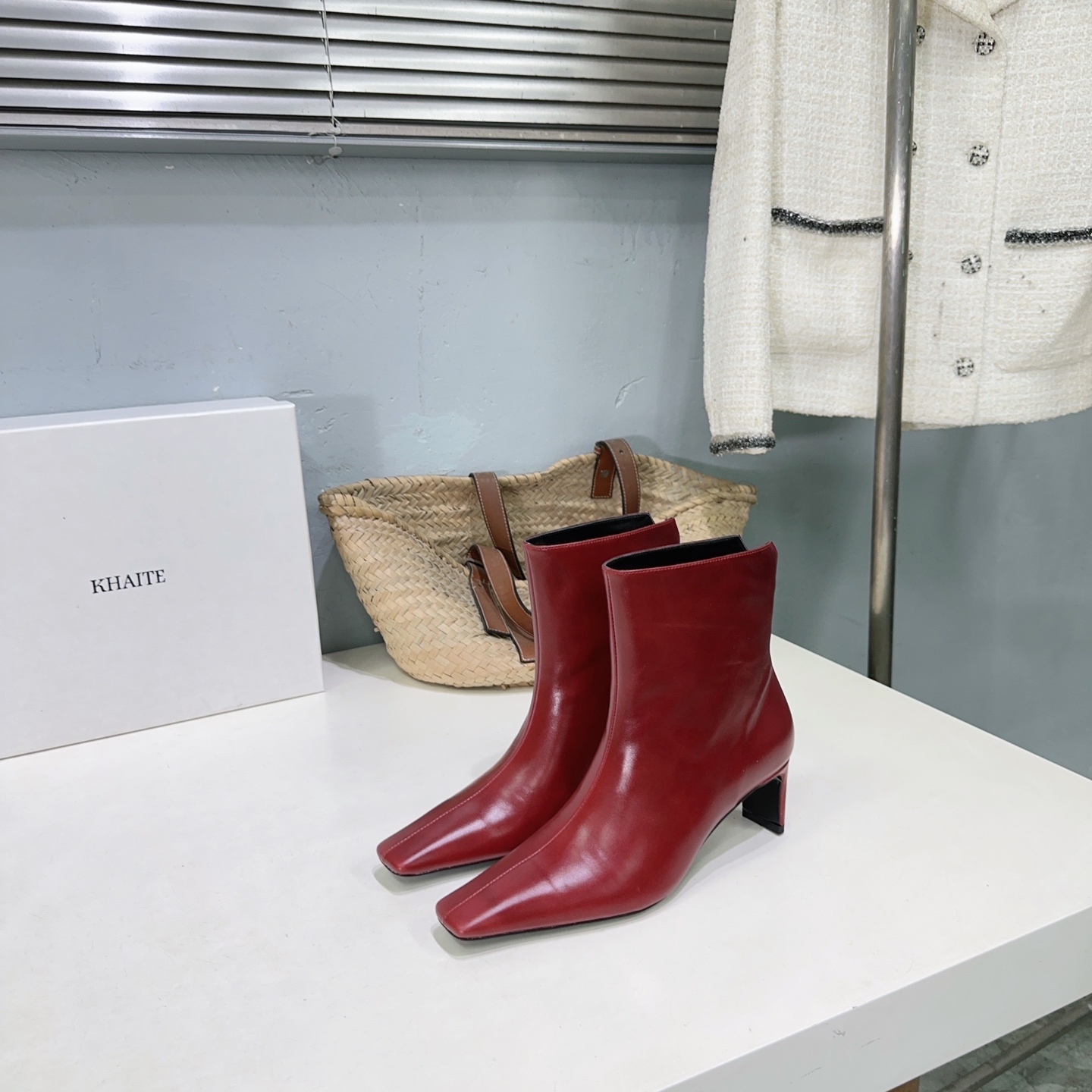 ¡Fábrica de alta calidad! Marca de moda de nicho 🔥khaite26ss ¡nuevas botas cortas con patrón de serpiente y tacón grue…