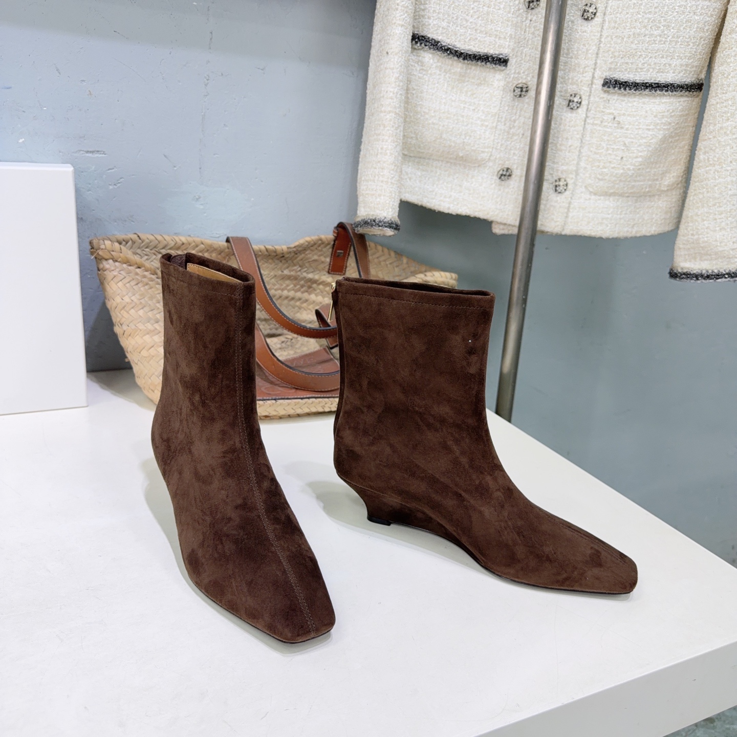 ¡Fábrica de alta calidad! Marca de moda de nicho 🔥THE ROW26 ¡Nuevas botas cortas con punta cuadrada y zapatos color nu…