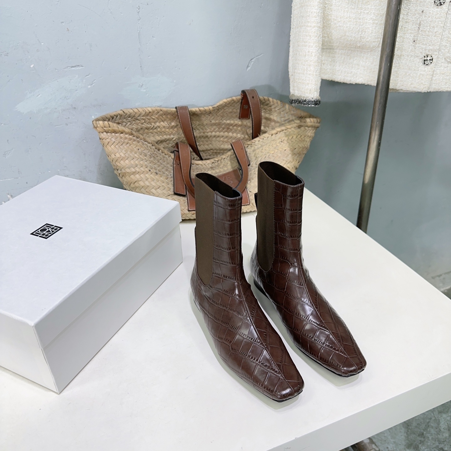 ¡Fábrica de alta calidad! Marca de moda de nicho 🔥Toteme26 ¡nuevas botas cortas con cremallera lateral y tacón plano c…