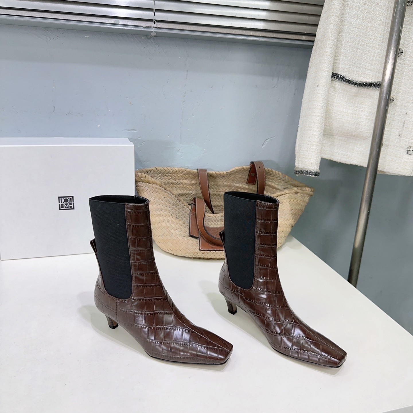 ¡Fábrica de alta calidad! Marca de moda de nicho 🔥Toteme 🆕26ss ¡nuevas botas elásticas de tacón de gato con punta cua…