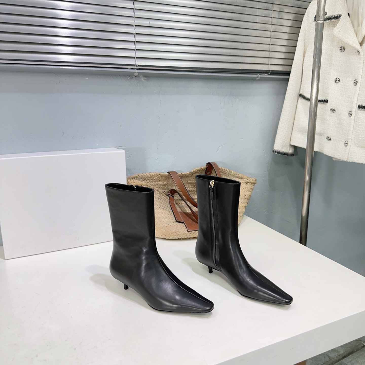 ¡Fábrica de alta calidad! Marca de moda de nicho 🔥¡Las nuevas botas cortas con punta cuadrada y tacón de gato de otoño…
