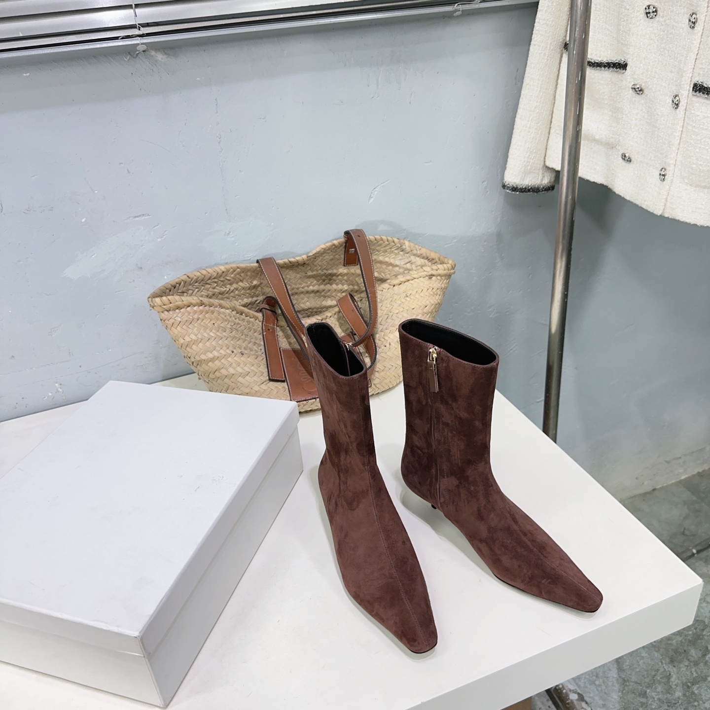 ¡Fábrica de alta calidad! Marca de moda de nicho 🔥¡Las nuevas botas cortas con punta cuadrada y tacón de gato de otoño…