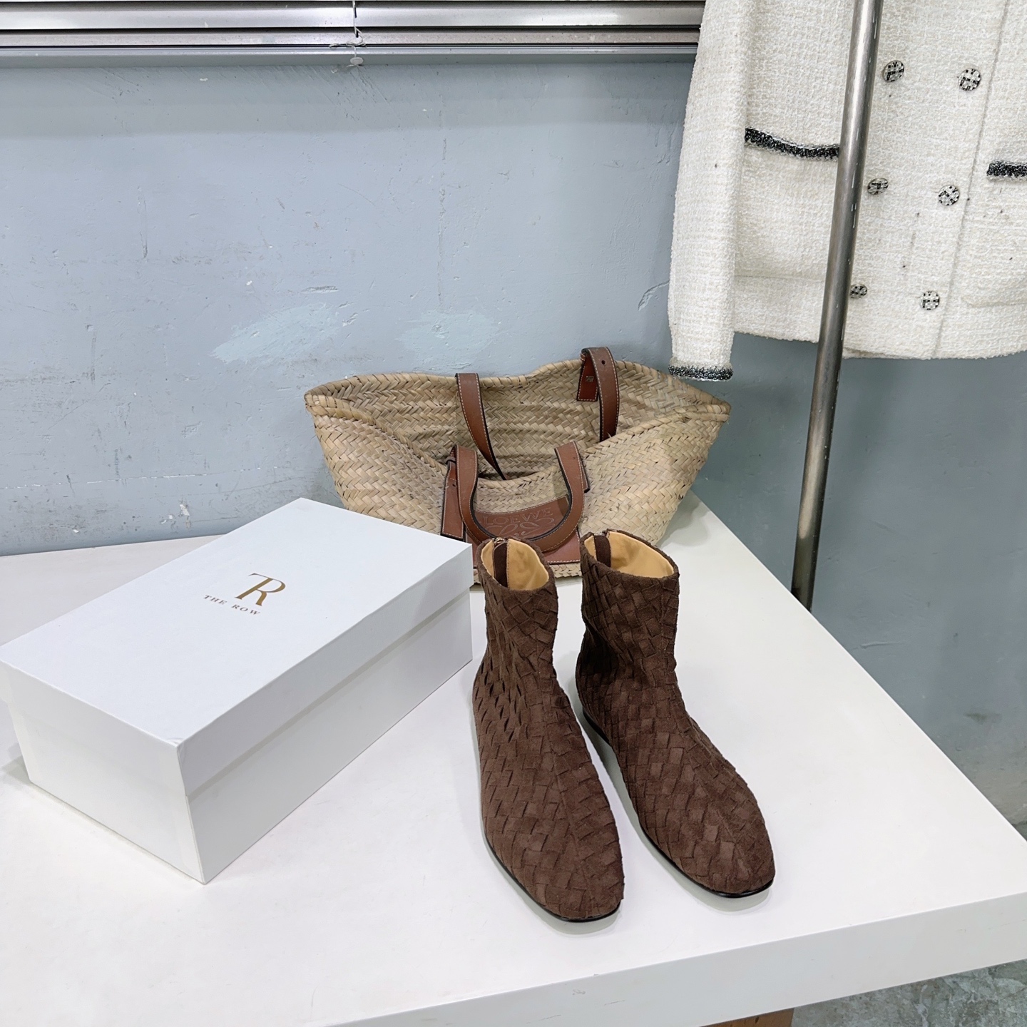 ¡Fábrica de alta calidad! Marca de moda de nicho 🔥Las nuevas botas cortas planas con punta cuadrada tejidas a mano de …