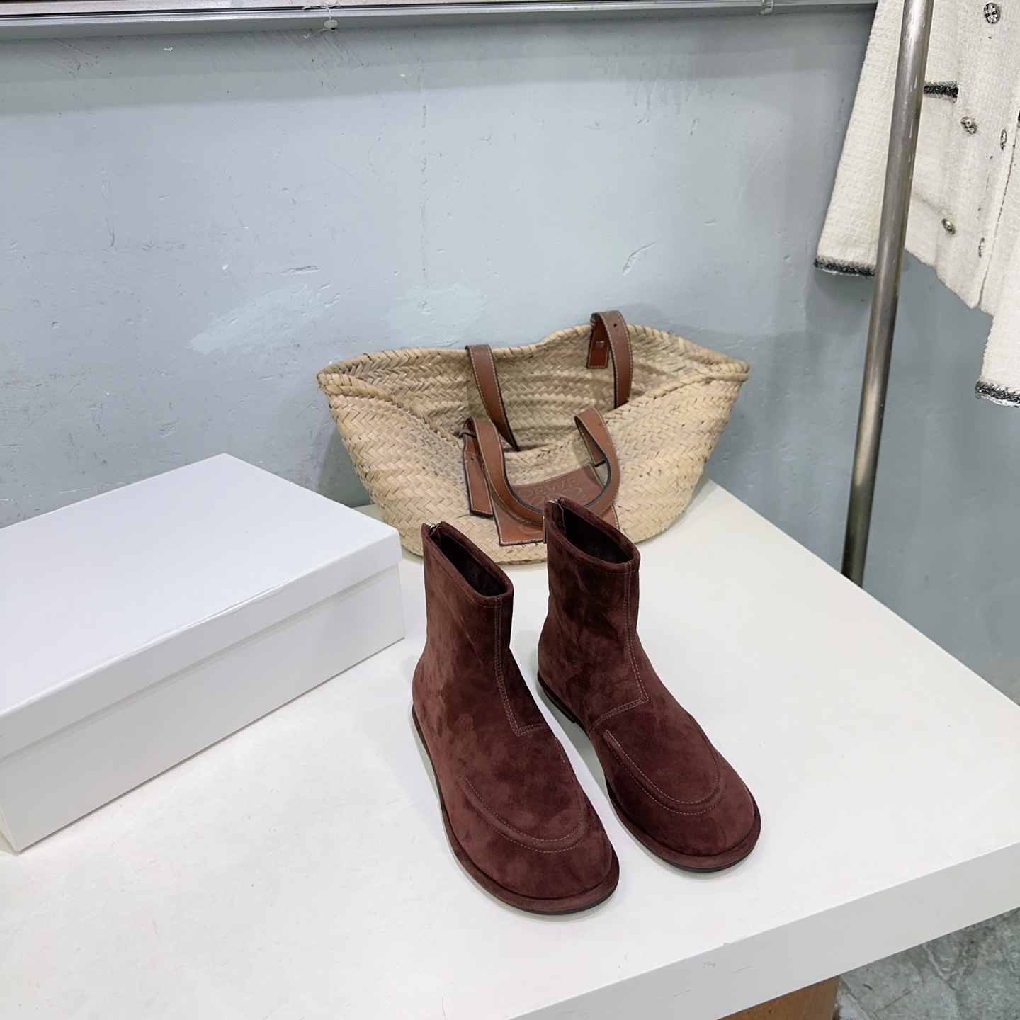 ¡Fábrica de alta calidad! Marca de moda de nicho 🔥¡Las nuevas botas cortas planas con cremallera trasera y punta redon…