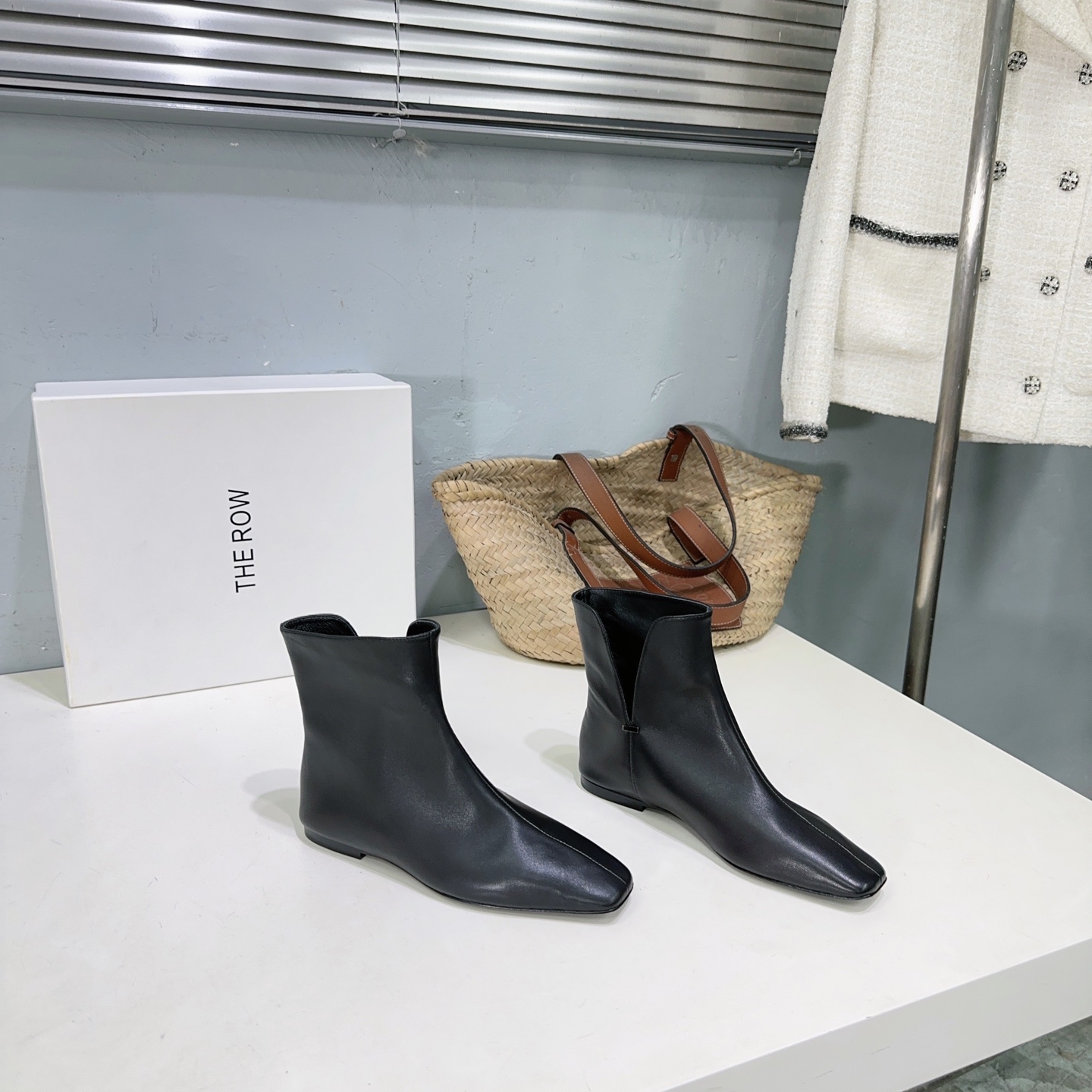 ¡Fábrica de alta calidad! Marca de moda de nicho 🔥 ¡Las nuevas botas cortas planas con punta cuadrada, pequeñas y senc…