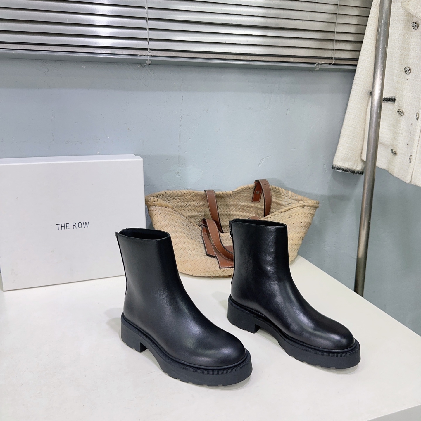 ¡Fábrica de alta calidad! Marca de moda de nicho 🔥¡Calidad superior! The Row ✨26ss otoño e invierno nuevas botas corta…