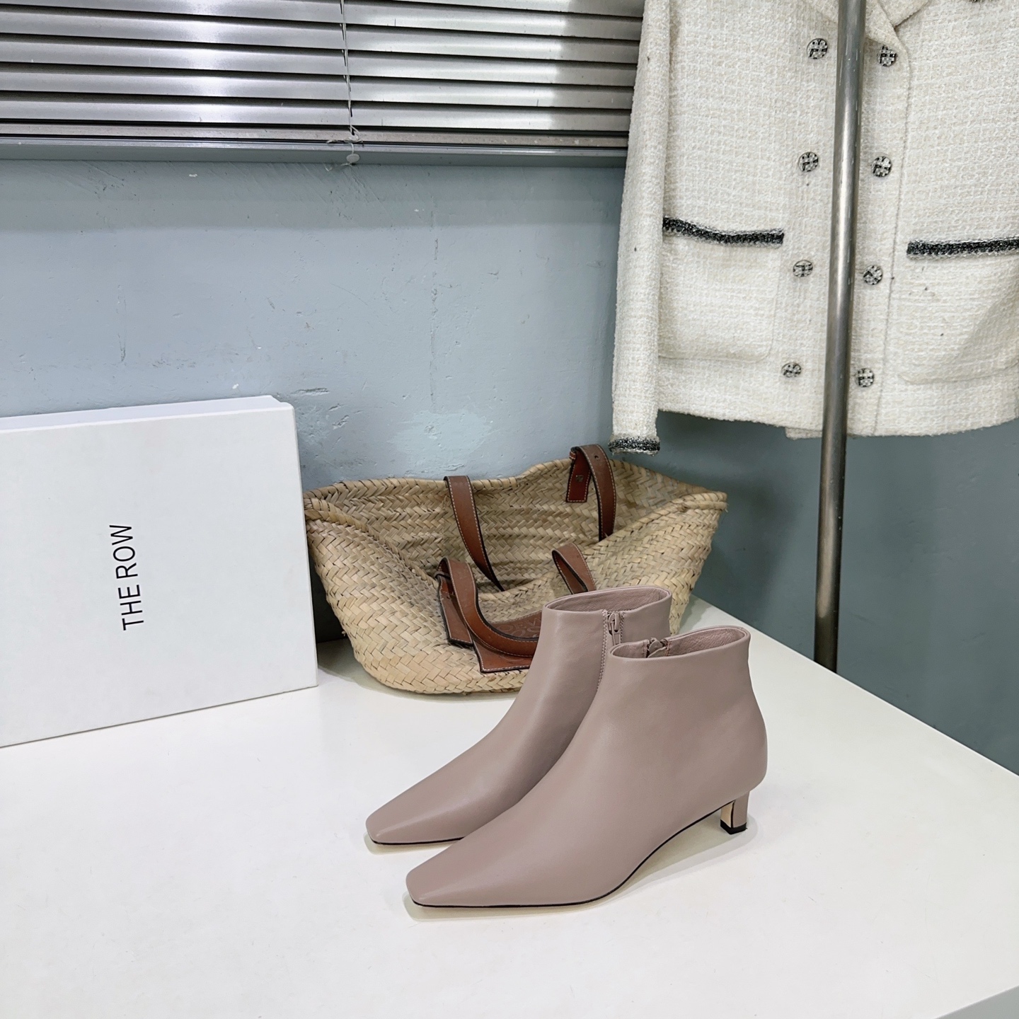¡Fábrica de alta calidad! Marca de moda de nicho 🔥THE ROW26 ¡Nuevas botas cortas y zapatos nude con tacón de gato y pu…