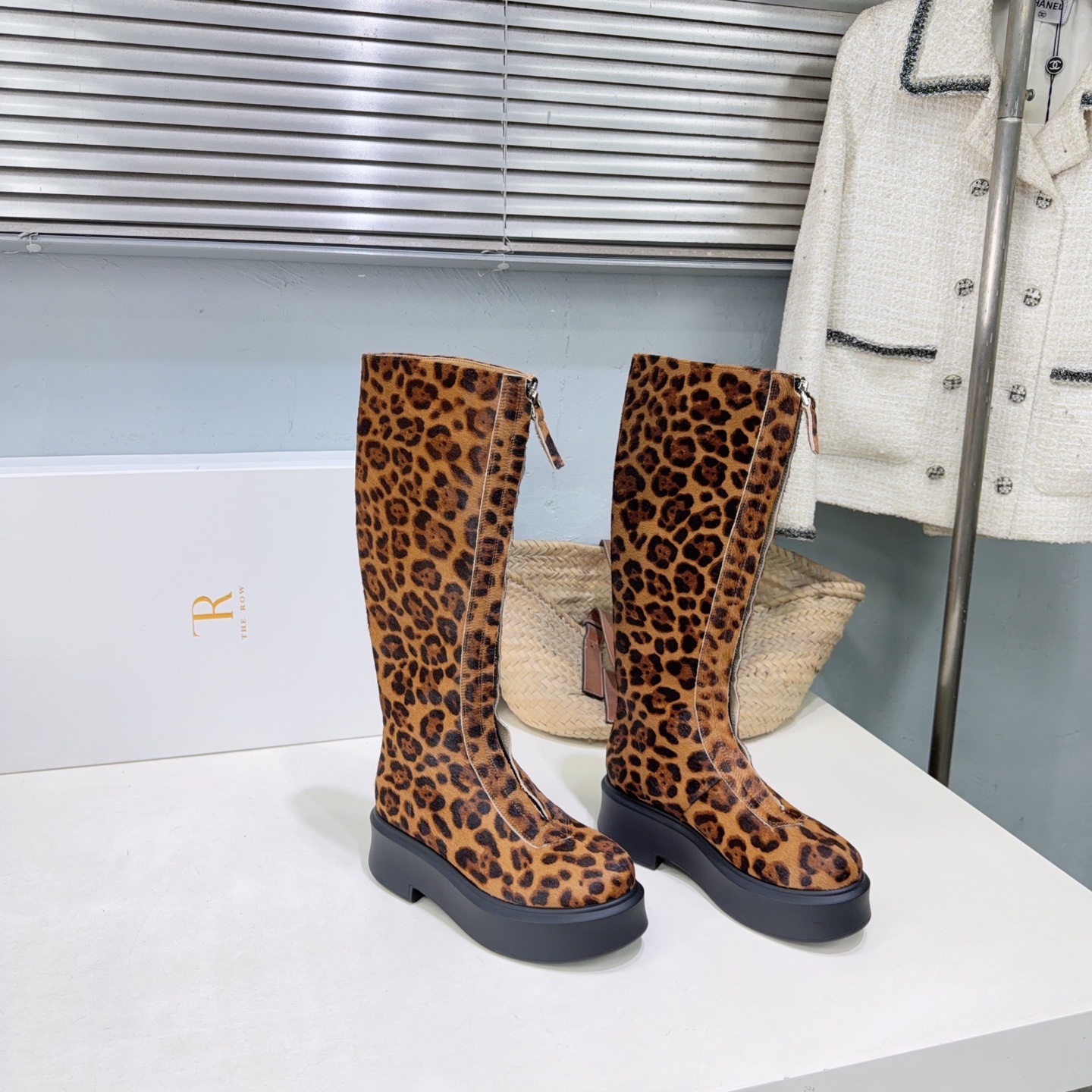 ¡Fábrica de alta calidad! Marca de moda de nicho 🔥Botas de suela gruesa con plataforma y cremallera frontal de otoño e…
