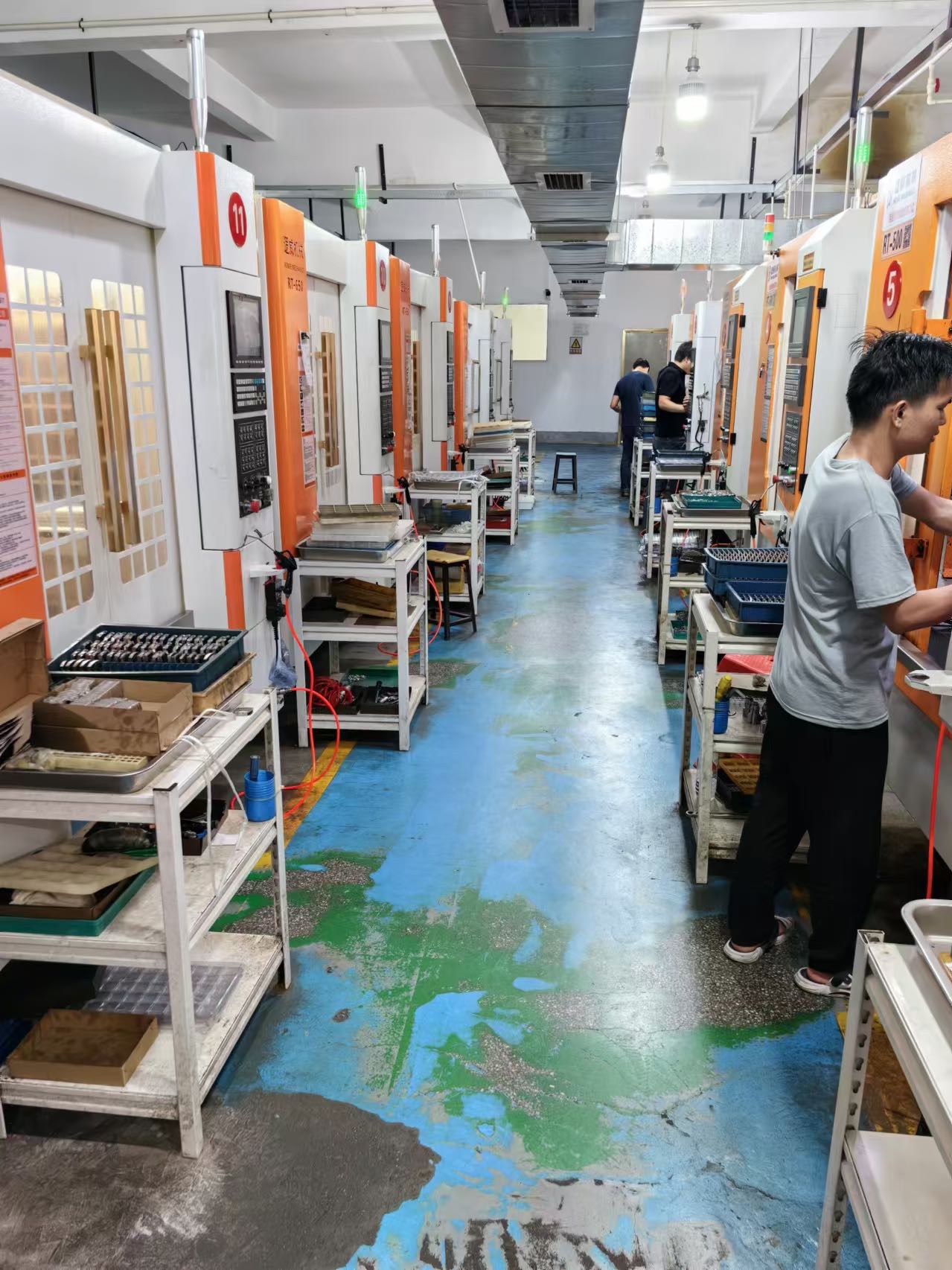 NO:390101,Inside the workshop,19860909车间内部,,Watch