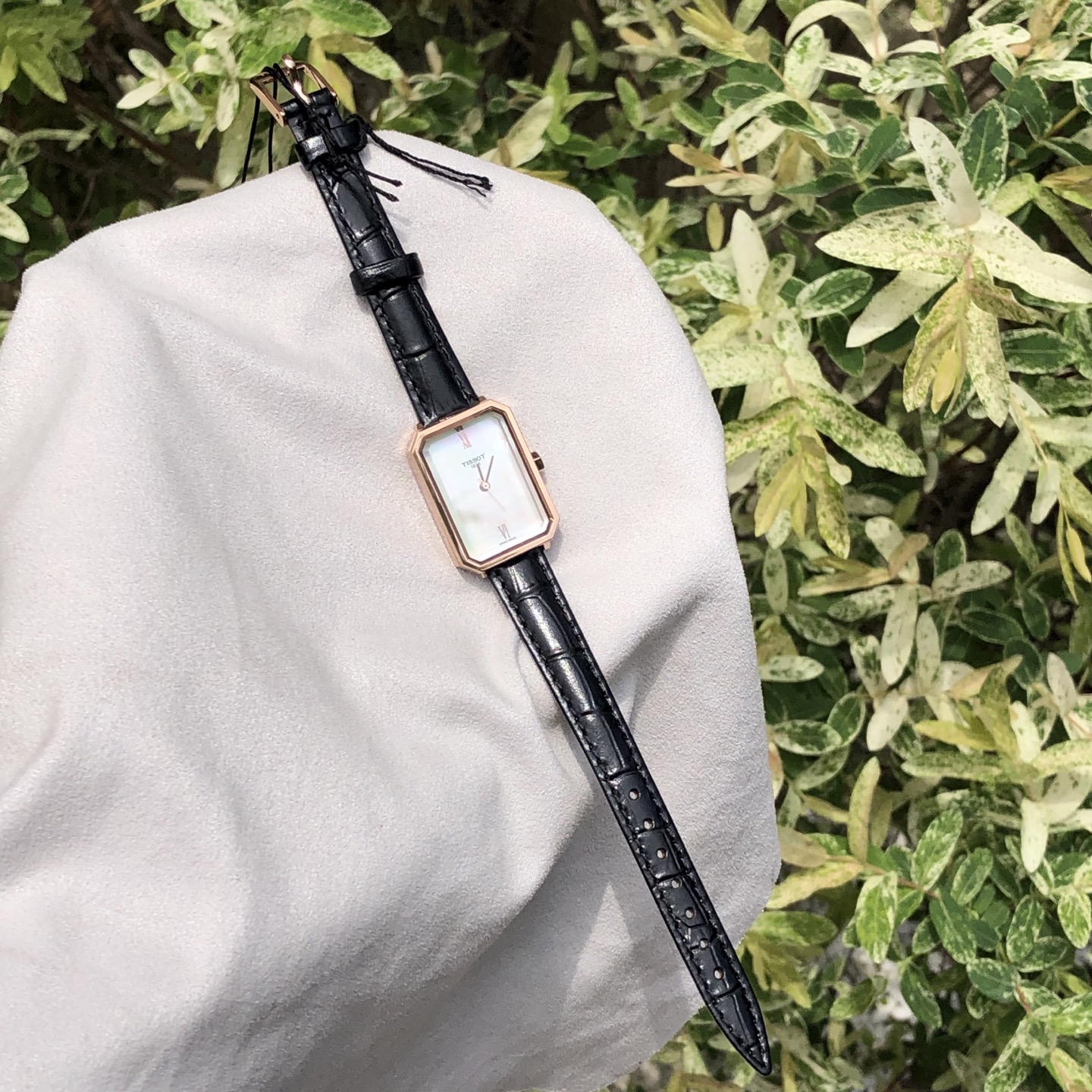 NO:859342,Tissot 2 white mother-of-pearl black watch strap model, gentle and natal model, natural white mother-of-pearl dial, the texture of each piece is unique and gentle, with a rose gold case, with its own fine soft light, the commuter wearing temperament can directly enshrine the gods, tissot19860909天梭 2白贝母黑表带款 温柔挂本命款 天然白贝母表盘, 每一块的纹理都是独一份的温柔, 搭配玫瑰金表壳,自带细碎柔光, 通勤戴气质直接封神,,tissot,Watch
