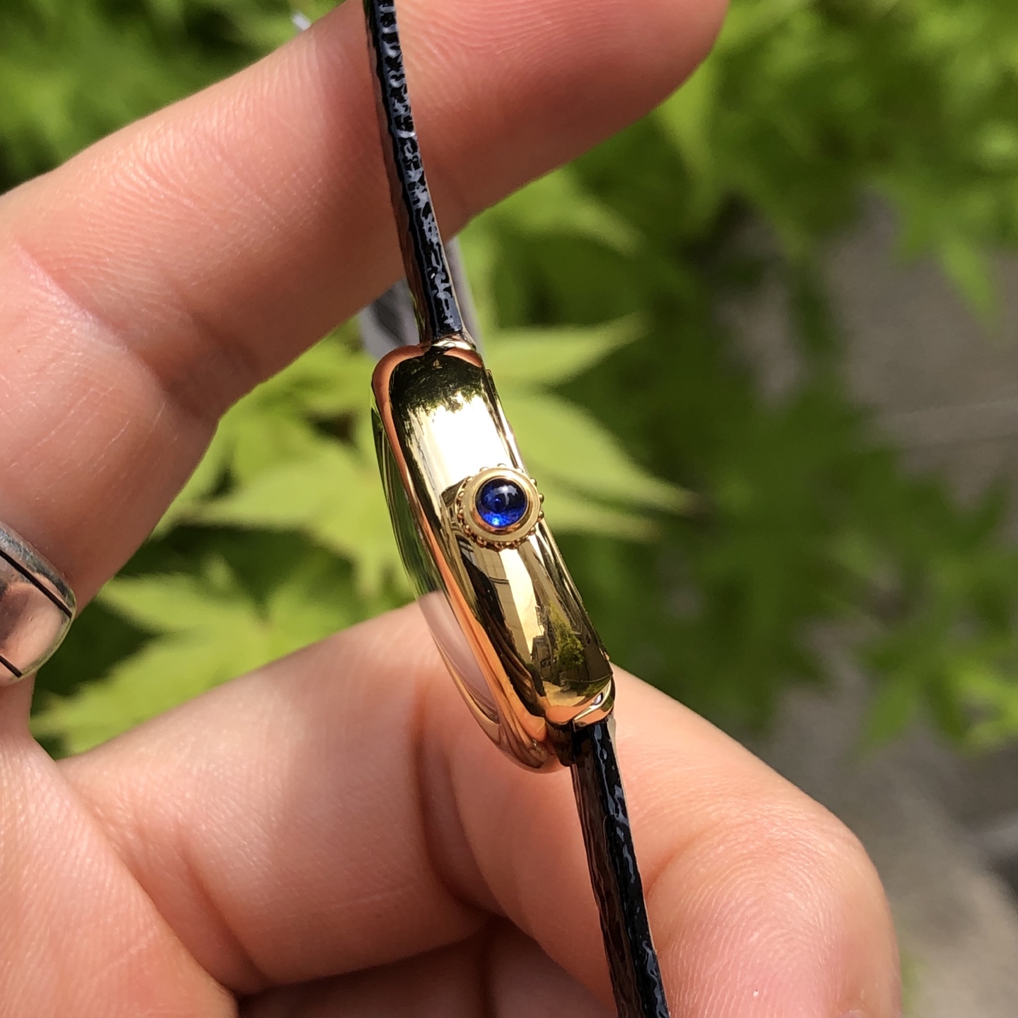 NO:944423,Exquisite and eye-catching, the rich and gorgeous finish is a clever balance between simple design and elegant lines, showing pure charm.19860909精巧醒目 丰盈华美的饰面 在简约设计和优雅线条之间 巧妙平衡,尽显纯粹魅力,,Watch