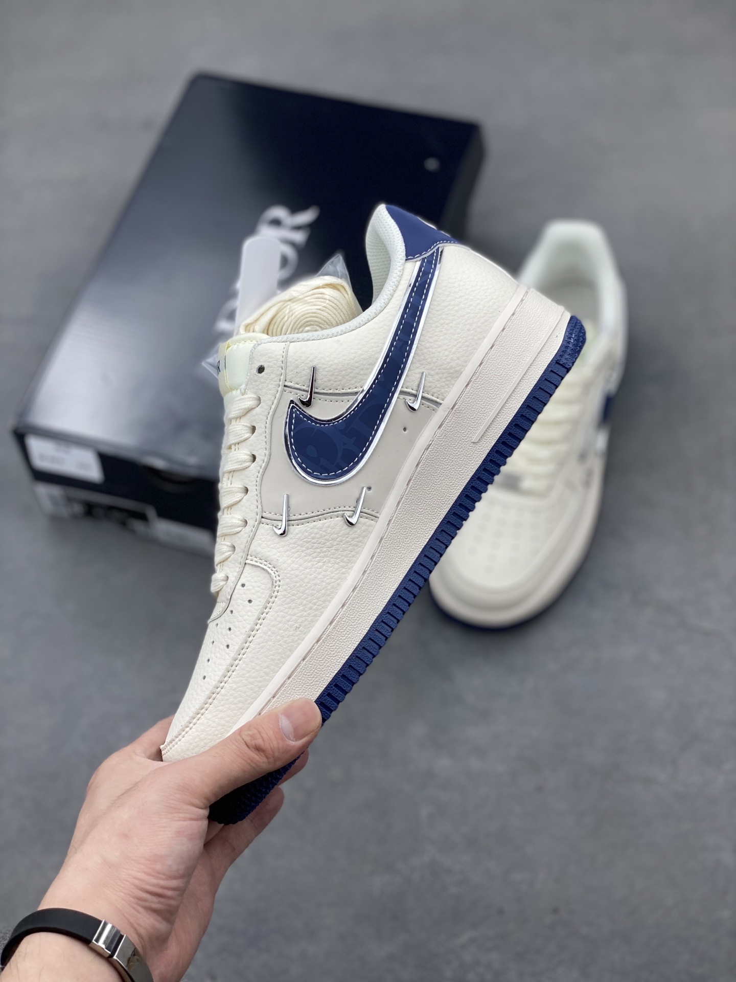 Nike Air Force 1 '07 Low x Dior Limited Edition Sneakers - XS2869-001 4 i1748977577391 9958 0 2
