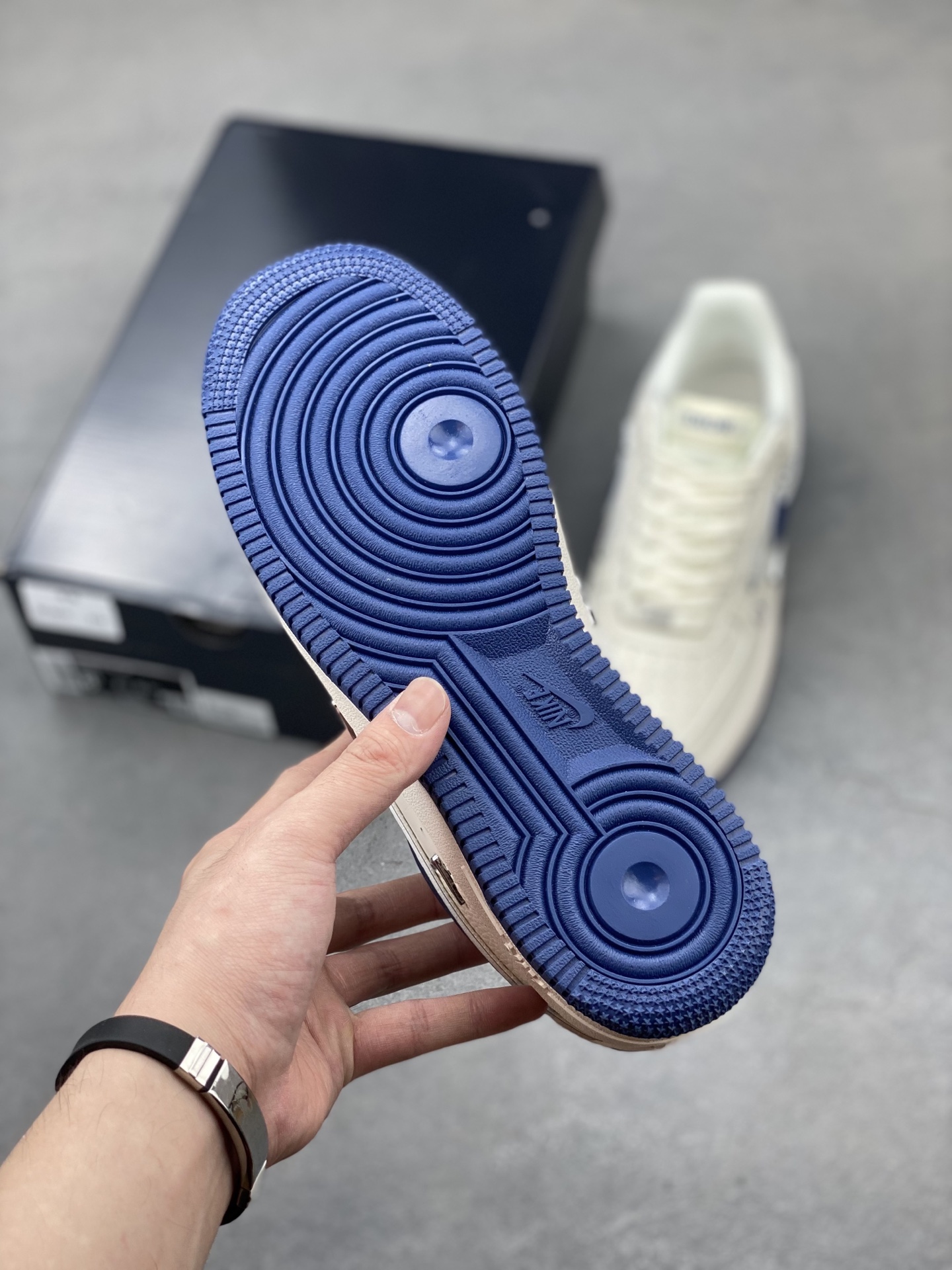Nike Air Force 1 '07 Low x Dior Limited Edition Sneakers - XS2869-001 7 i1748977587912 2384 0 5