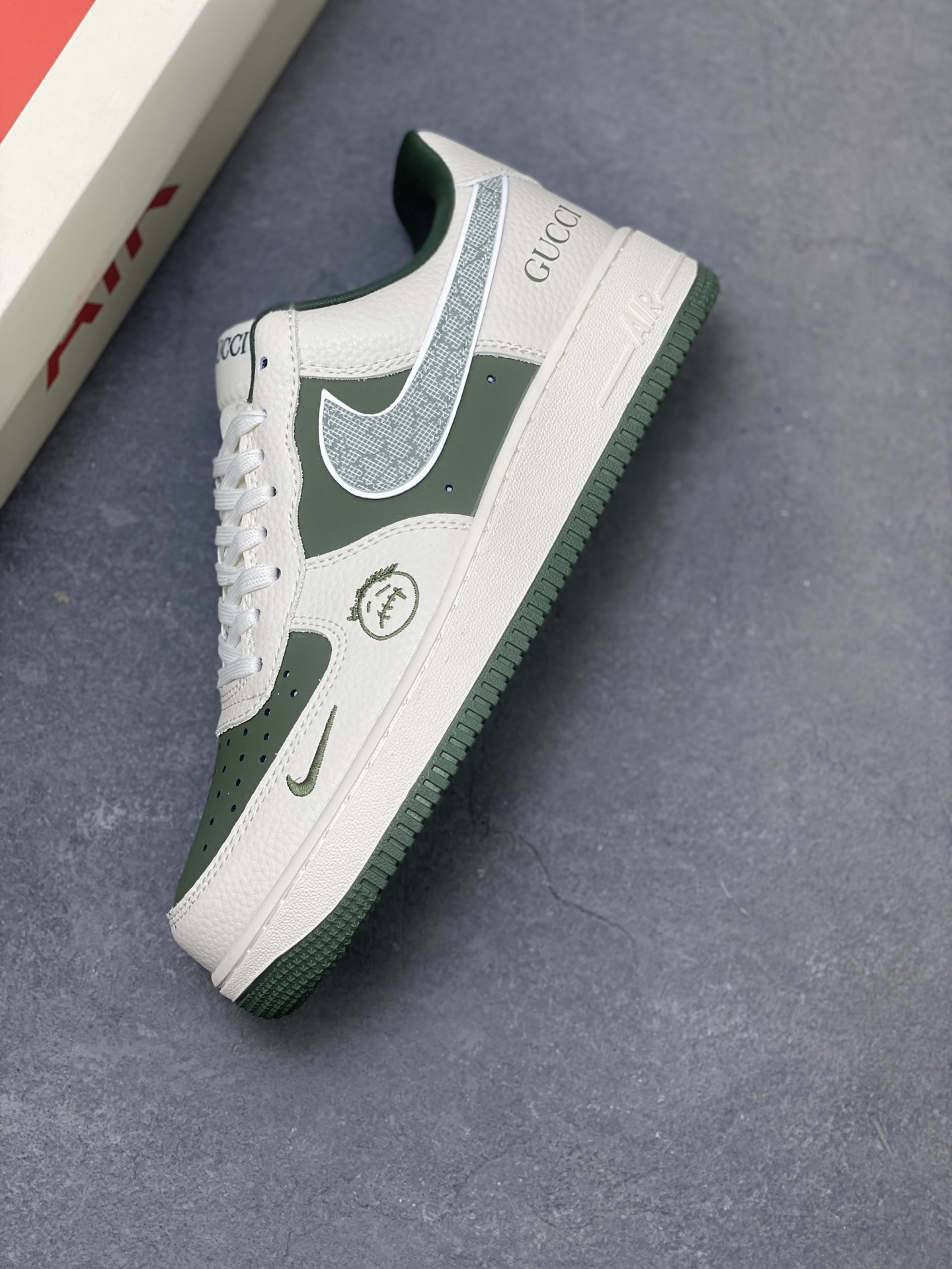 Nike Air Force 1 '07 Low Green/White Custom Sneakers Limited Edition 8 i1750959073775 5939 0 6