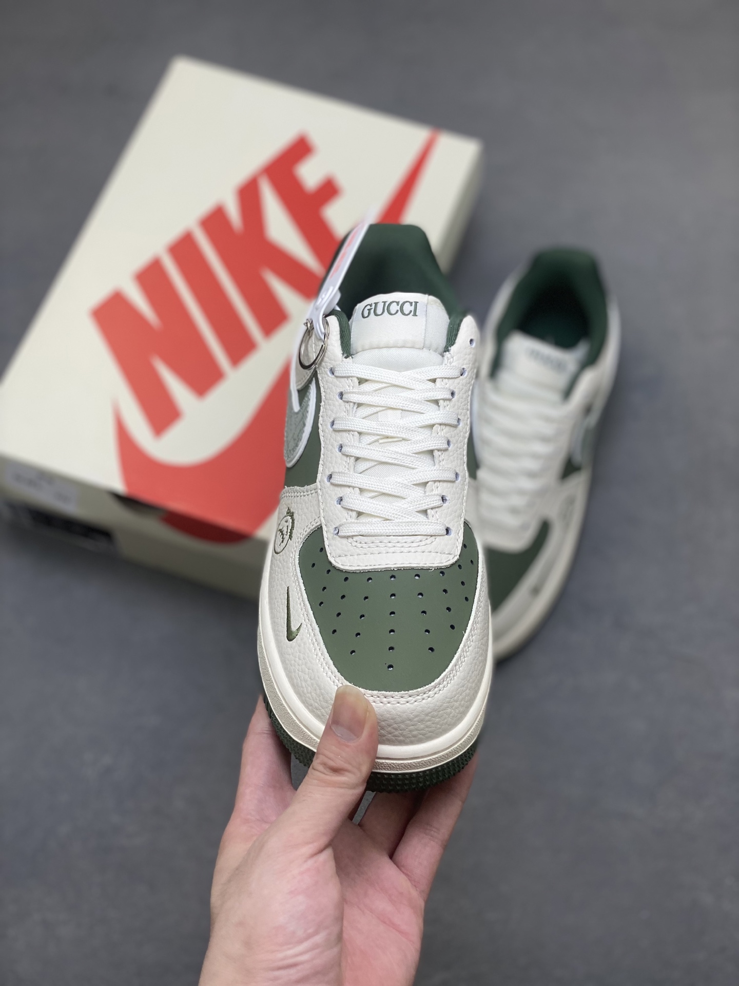 Nike Air Force 1 '07 Low Green/White Custom Sneakers Limited Edition 3 i1750959084980 6350 0 1
