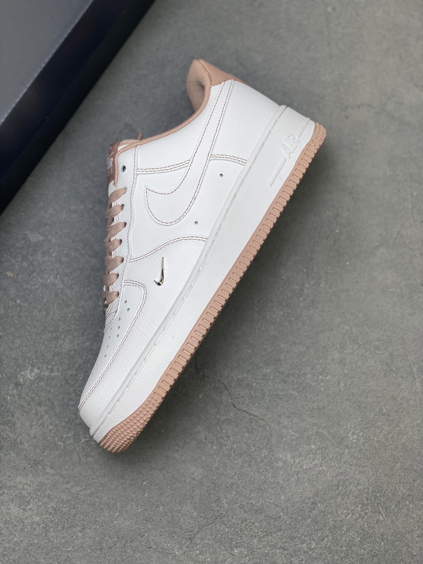 Nike Air Force 1 '07 Low White/Rose Gold Women's Casual Shoes IB6543-100 8 i1751992523239 8808 0 6