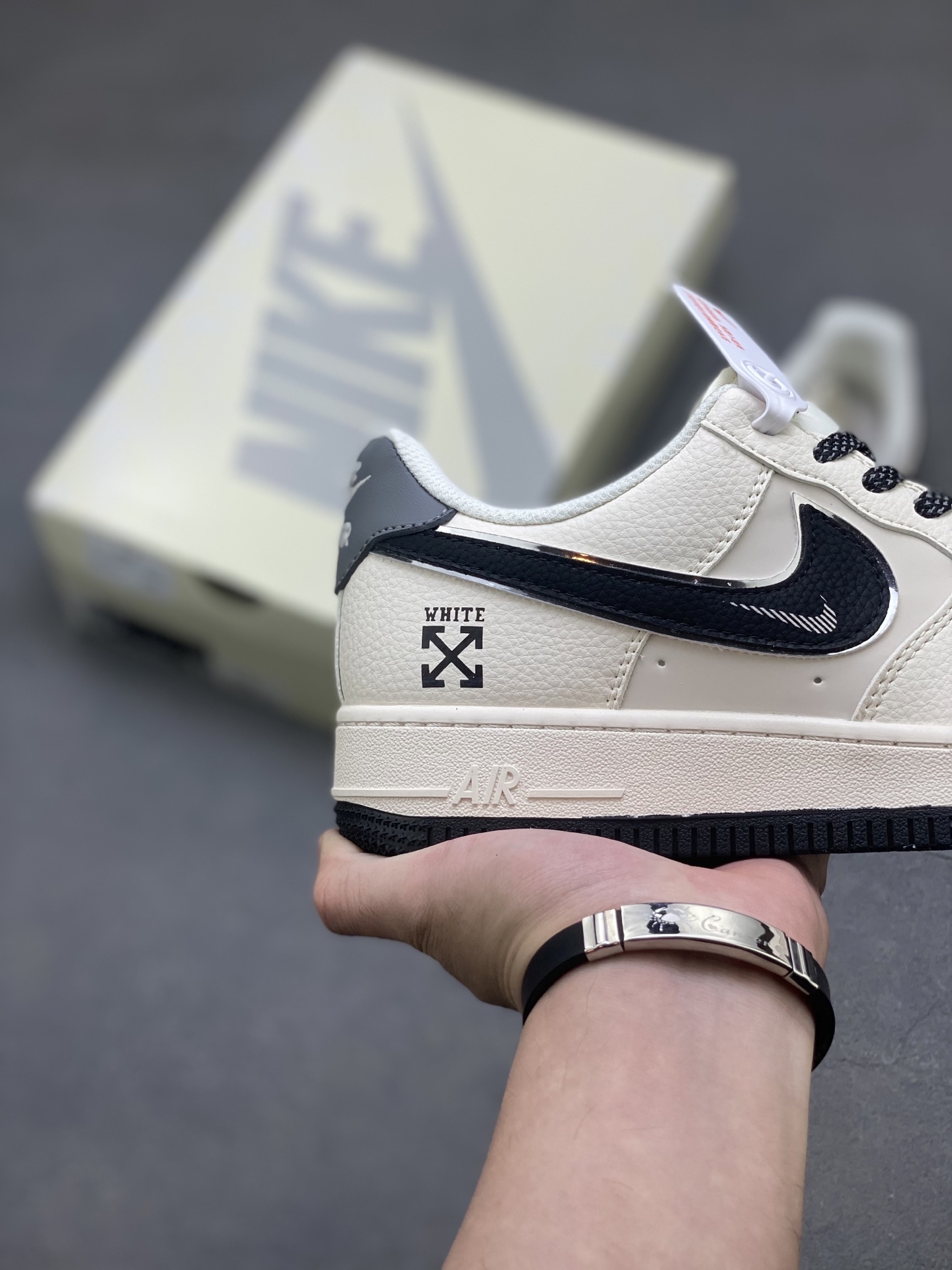 Nike Air Force 1 '07 Low Sneakers: Off-White Edition, Limited Release 6 i1751992652910 4794 0 4