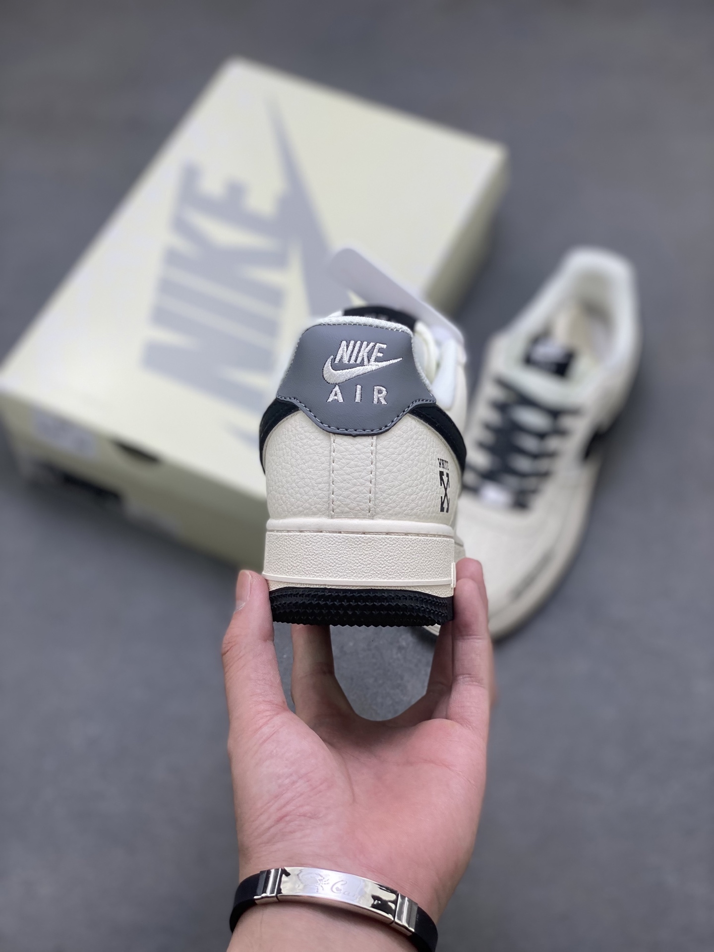 Nike Air Force 1 '07 Low Sneakers: Off-White Edition, Limited Release 5 i1751992655465 4081 0 3