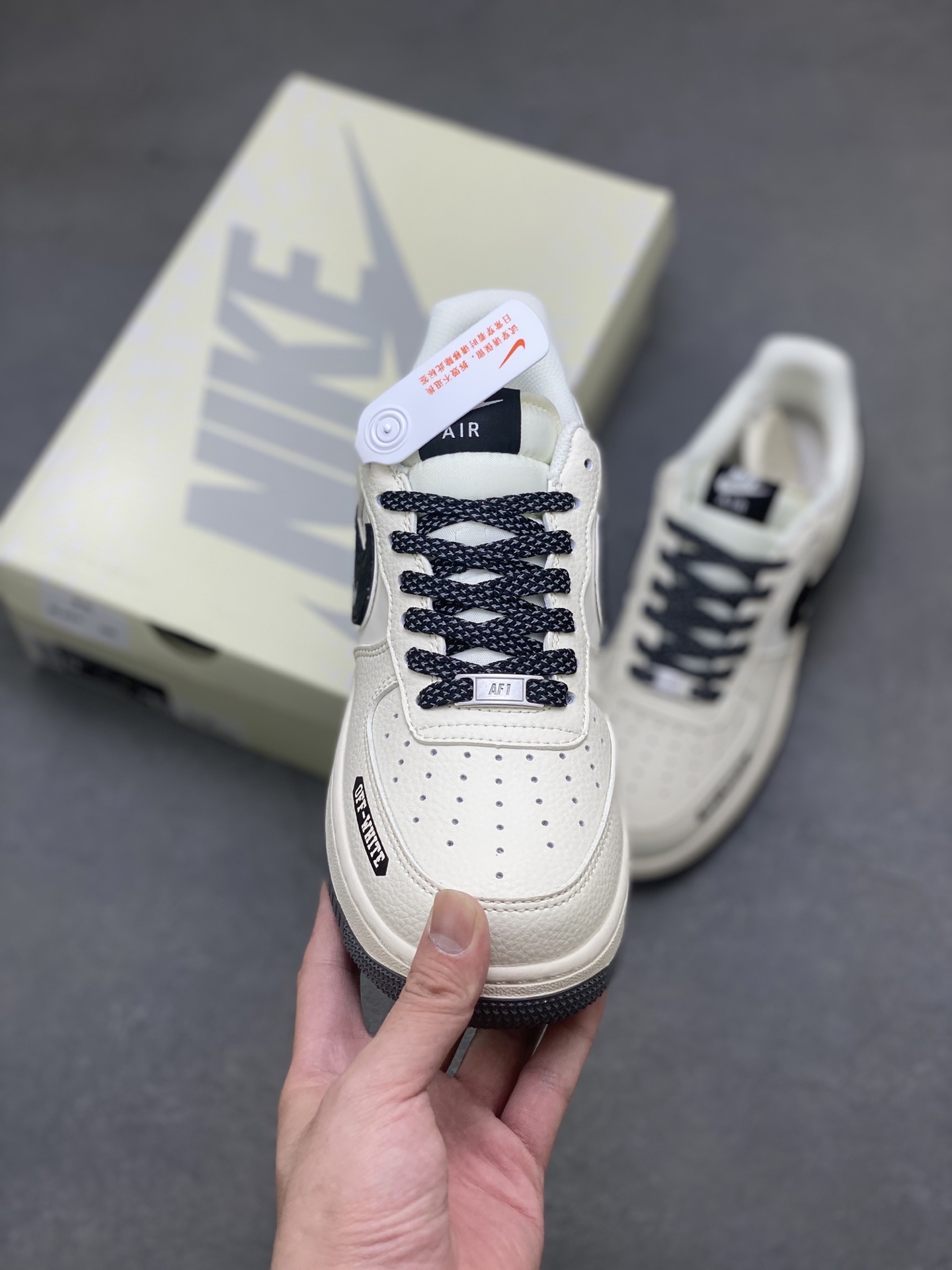 Nike Air Force 1 '07 Low Sneakers: Off-White Edition, Limited Release 3 i1751992655497 5684 0 1
