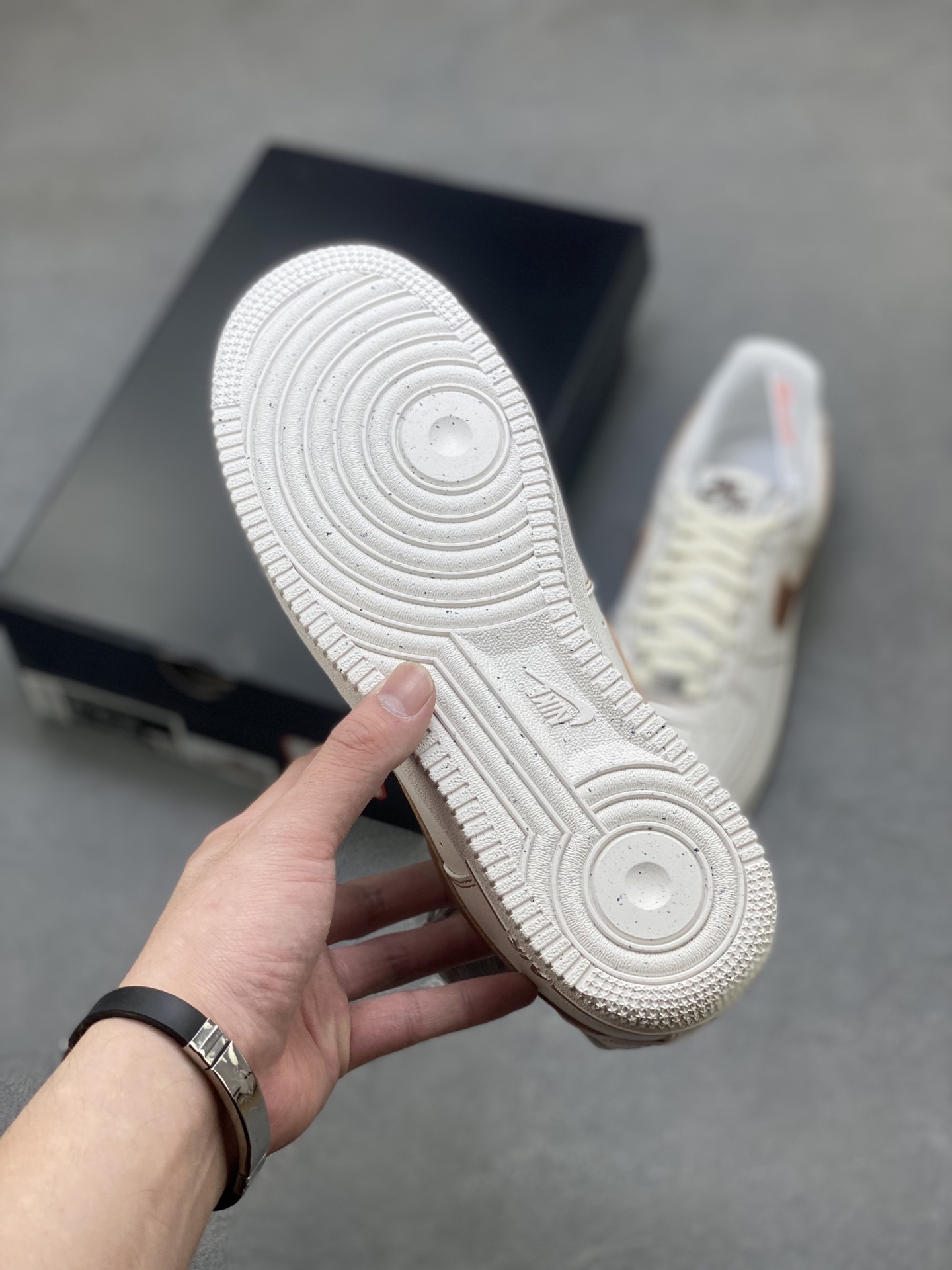 Nike Air Force 1 '07 Low Sneakers - White/Brown, All-Day Comfort 7 i1751992715218 1855 0 5