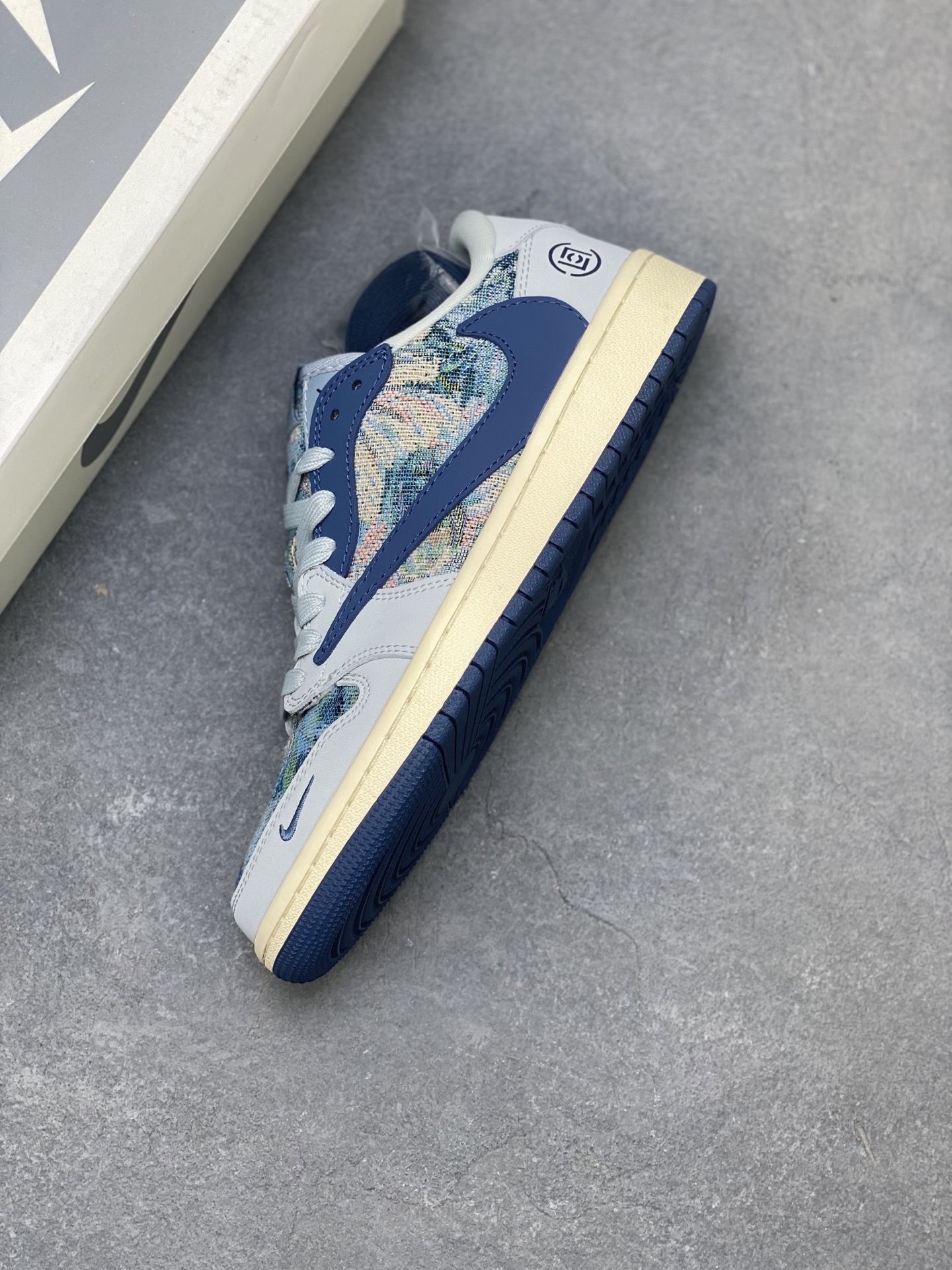 Travis Scott x Fragment Design Air Jordan 1 Low OG SP 'Grey Blue' 7 i1751993746788 5282 0 6