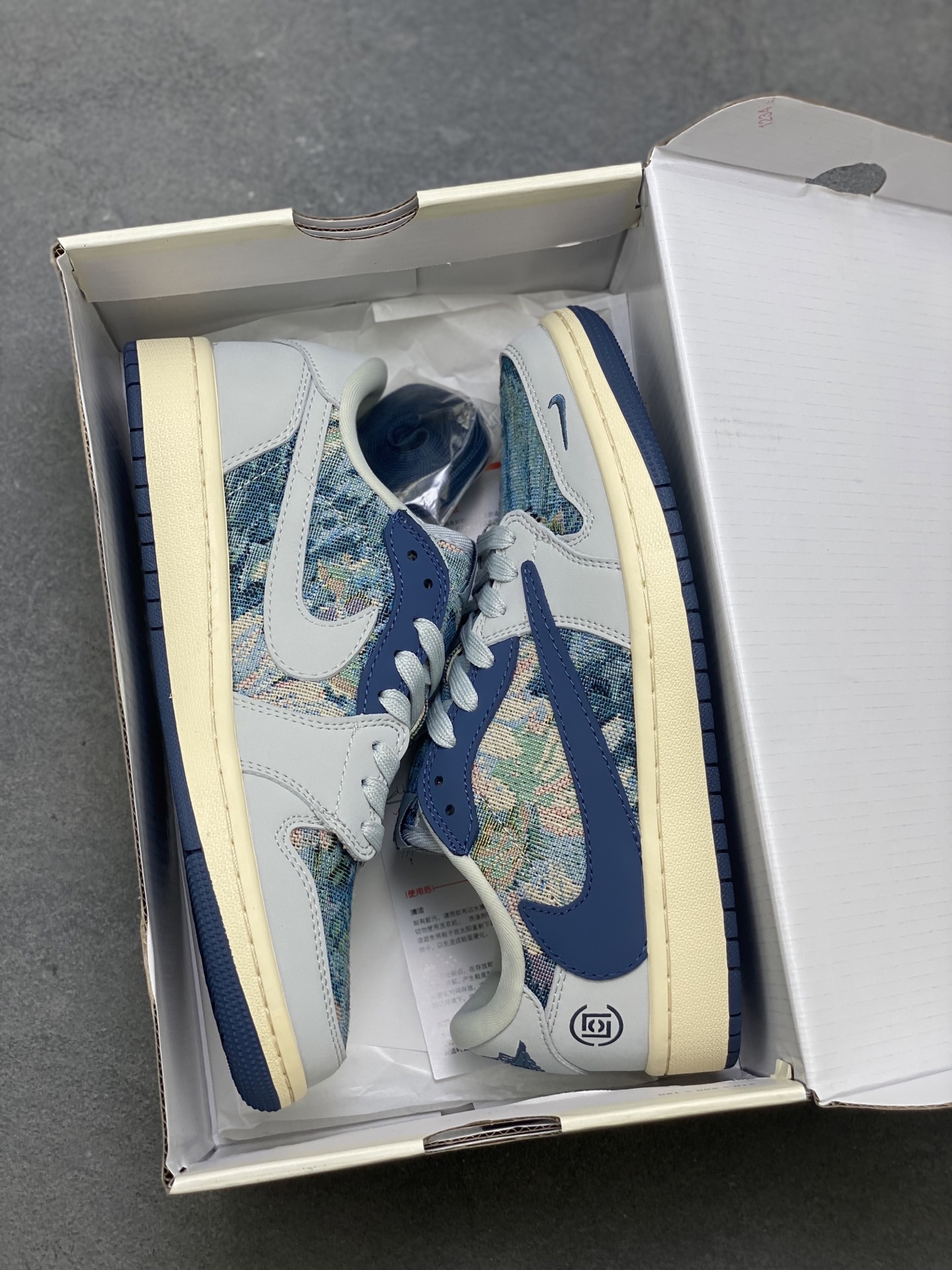 Travis Scott x Fragment Design Air Jordan 1 Low OG SP 'Grey Blue' 9 i1751993749051 865 0 8