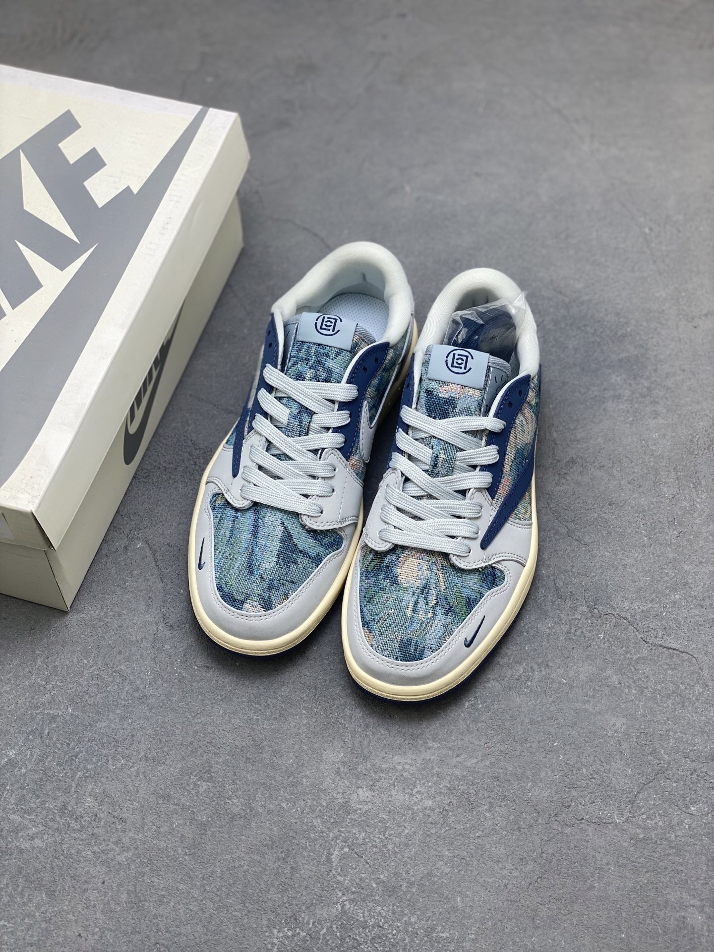 Travis Scott x Fragment Design Air Jordan 1 Low OG SP 'Grey Blue' 8 i1751993749198 6767 0 7
