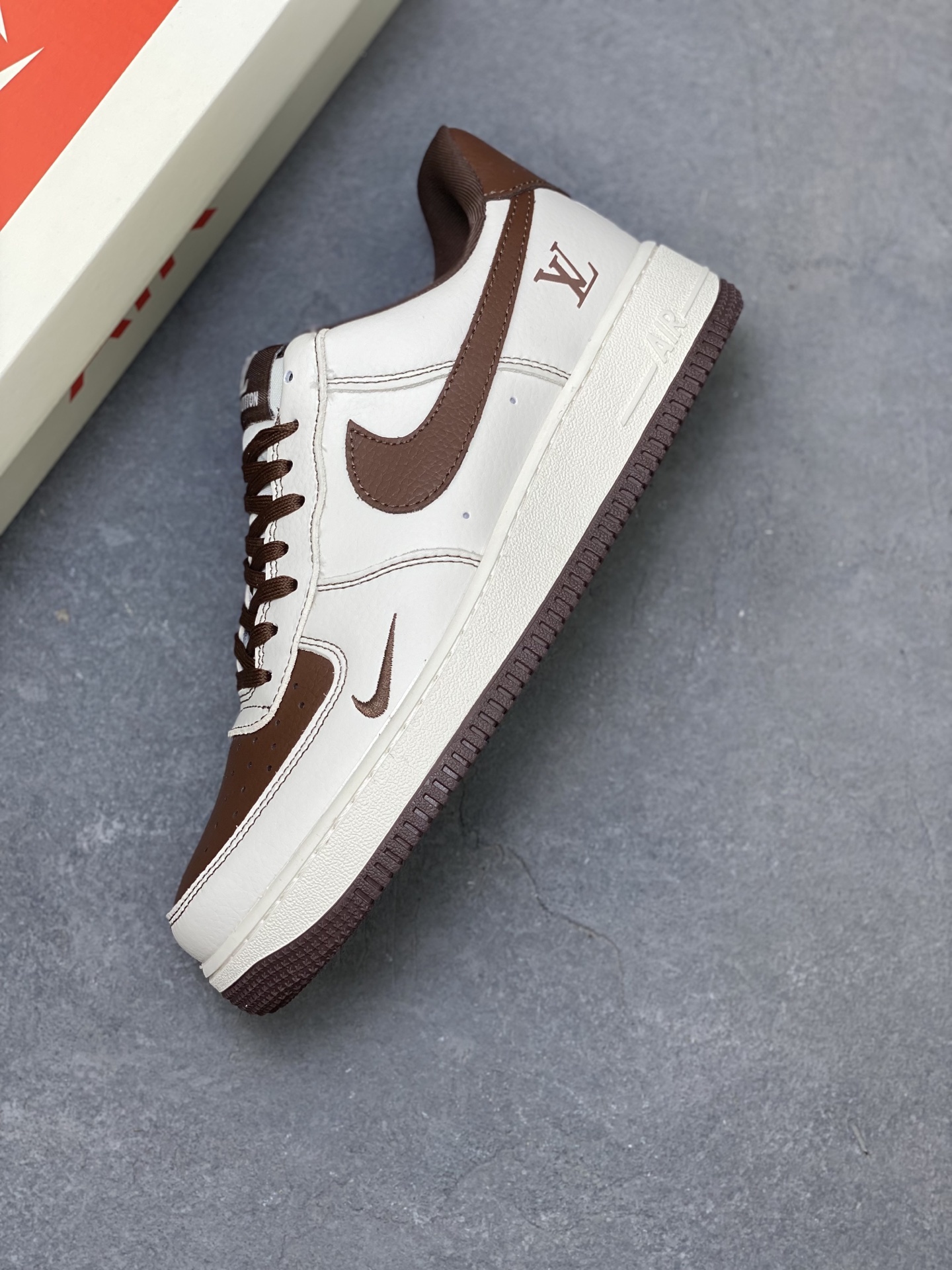 Nike Air Force 1 '07 Low Brown Leather Accents Sneakers Limited Edition 8 i1752854689430 3576 0 6