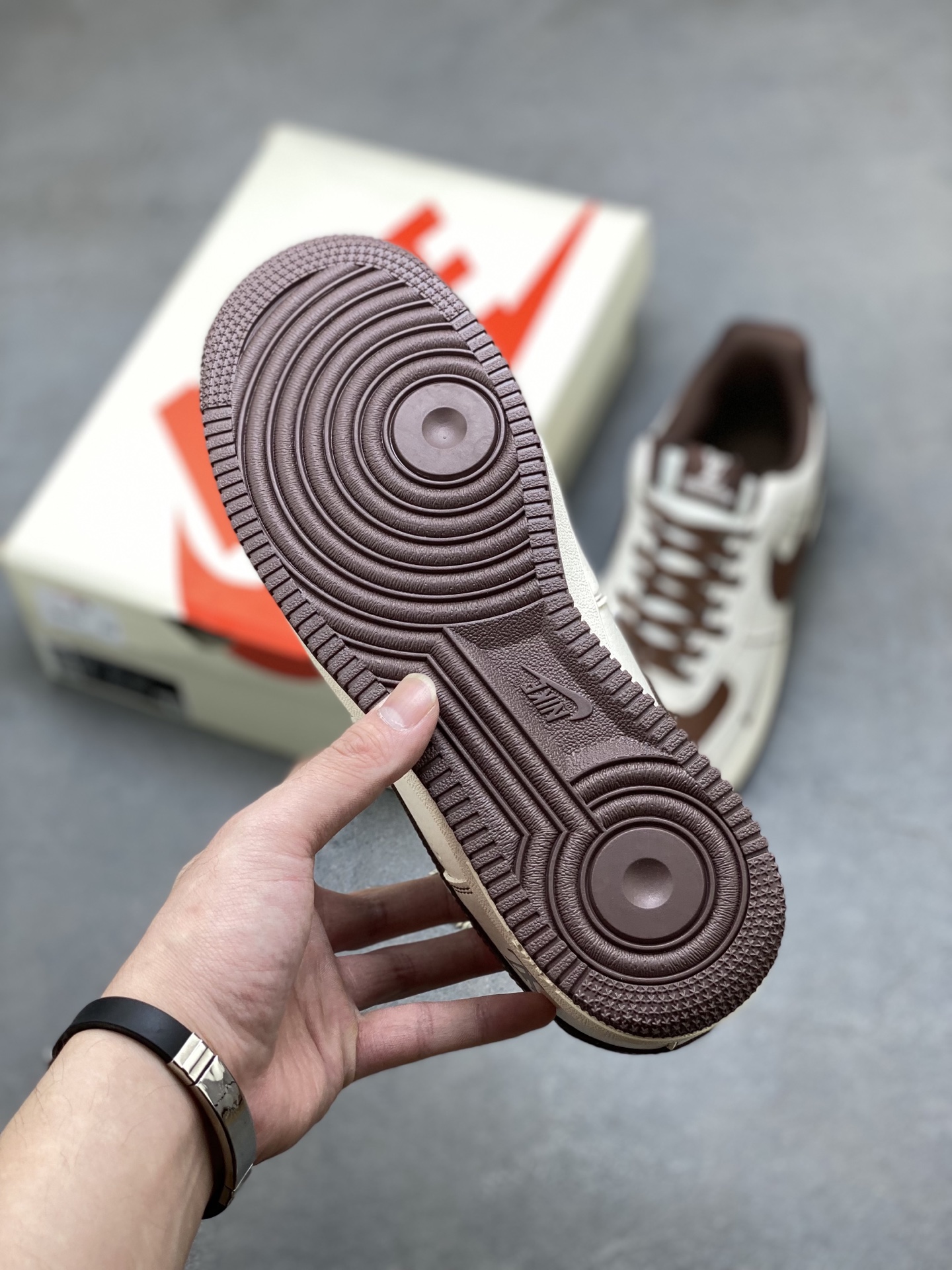 Nike Air Force 1 '07 Low Brown Leather Accents Sneakers Limited Edition 7 i1752854690612 4264 0 5