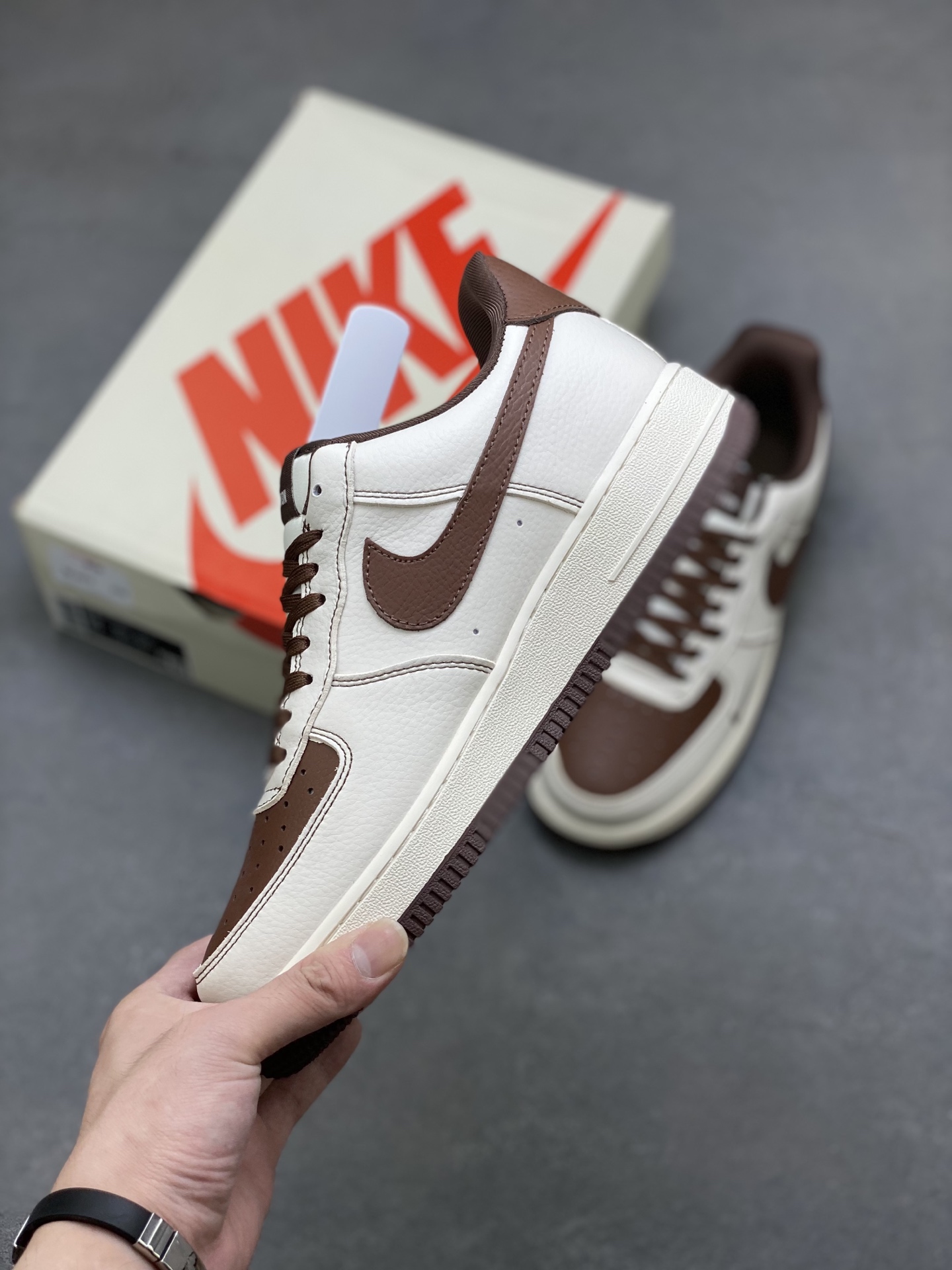 Nike Air Force 1 '07 Low Brown Leather Accents Sneakers Limited Edition 4 i1752854691214 1350 0 2