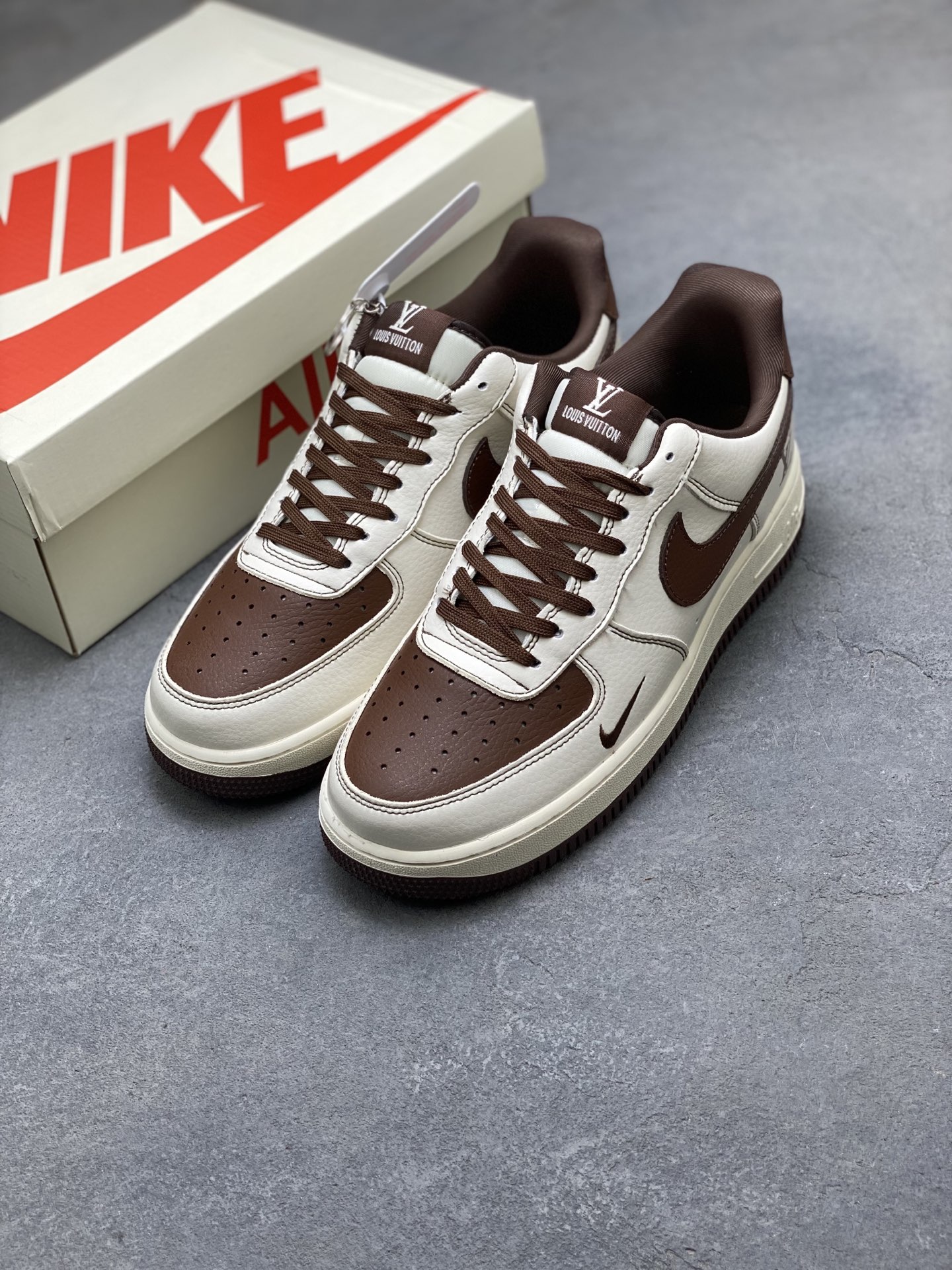 Nike Air Force 1 '07 Low Brown Leather Accents Sneakers Limited Edition 9 i1752854693380 7612 0 7