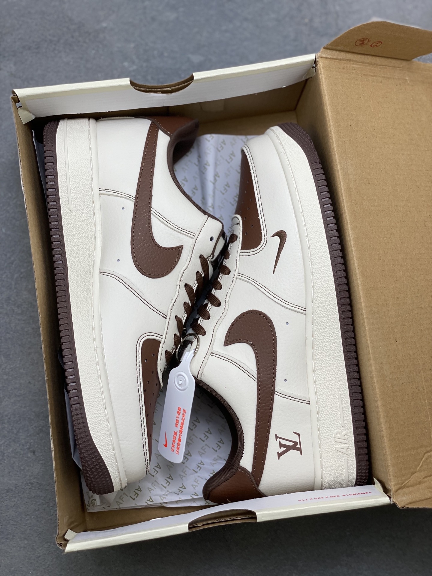 Nike Air Force 1 '07 Low Brown Leather Accents Sneakers Limited Edition 10 i1752854695477 7294 0 8