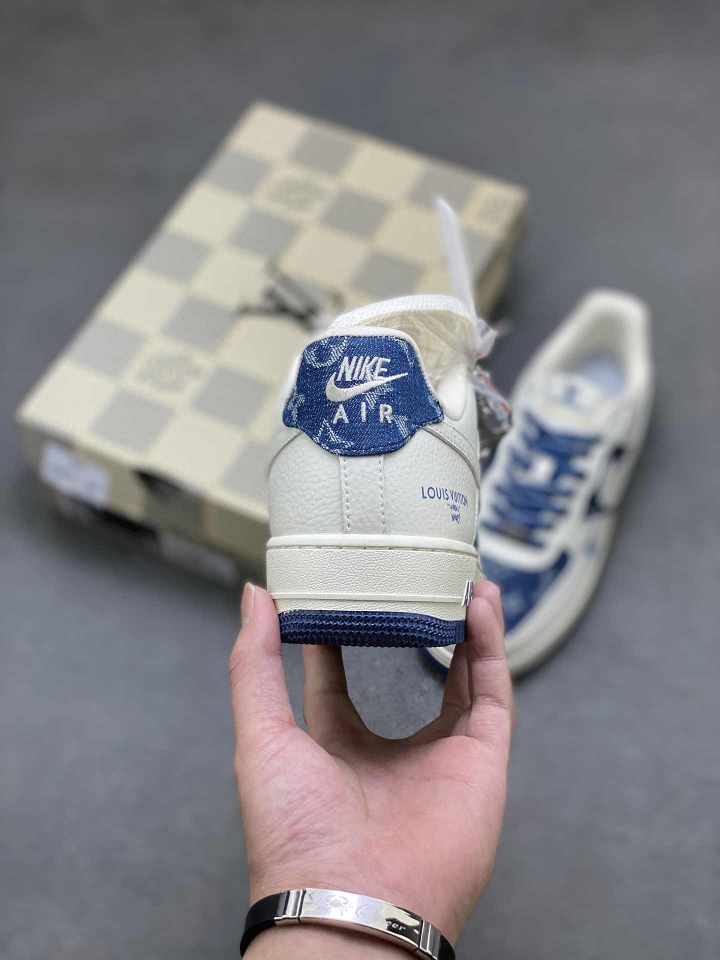 Nike Air Force 1 '07 Low Louis Vuitton Custom Sneakers Limited Edition 5 i1753113758545 5727 0 3