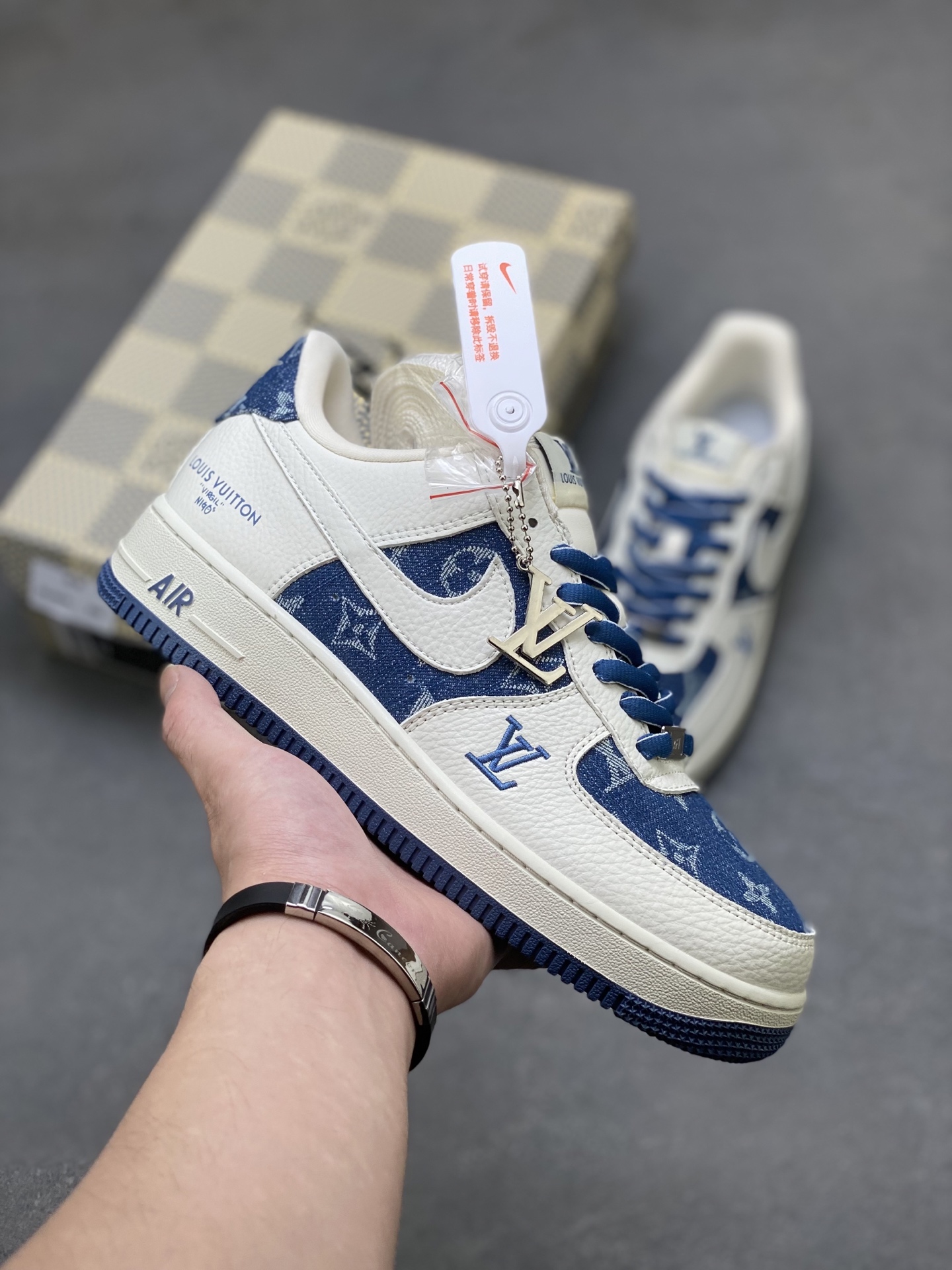 Nike Air Force 1 '07 Low Louis Vuitton Custom Sneakers Limited Edition 2 i1753113760189 6854 0 0