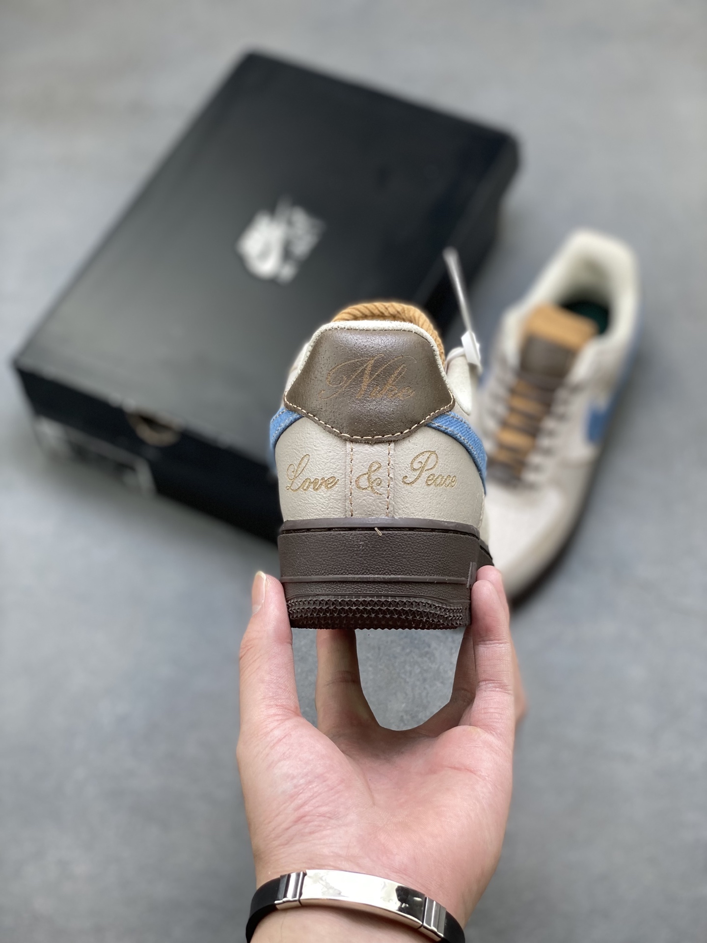 Nike Air Force 1 '07 Low HQ3458-142- Original Design & Comfortable 5 i1753114042652 4129 0 3