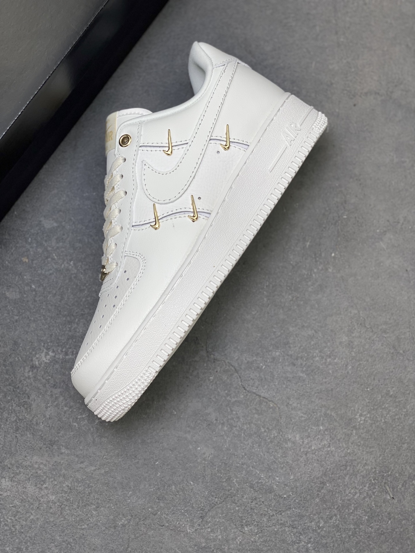Nike Air Force 1 '07 Low Cream White/Gold Accents - Premium Comfort 8 i1753114152113 8118 0 6