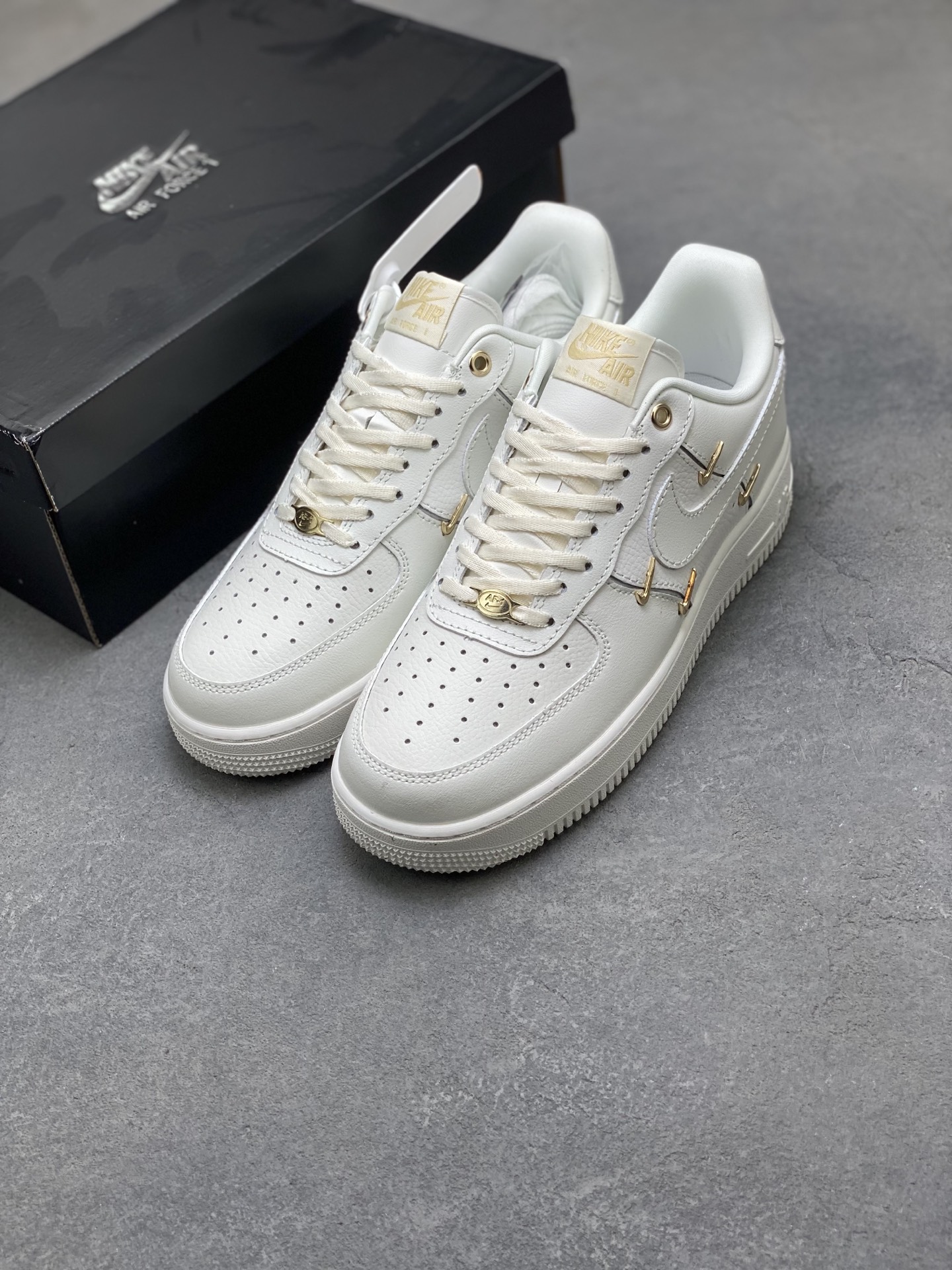 Nike Air Force 1 '07 Low Cream White/Gold Accents - Premium Comfort 9 i1753114154134 7692 0 7