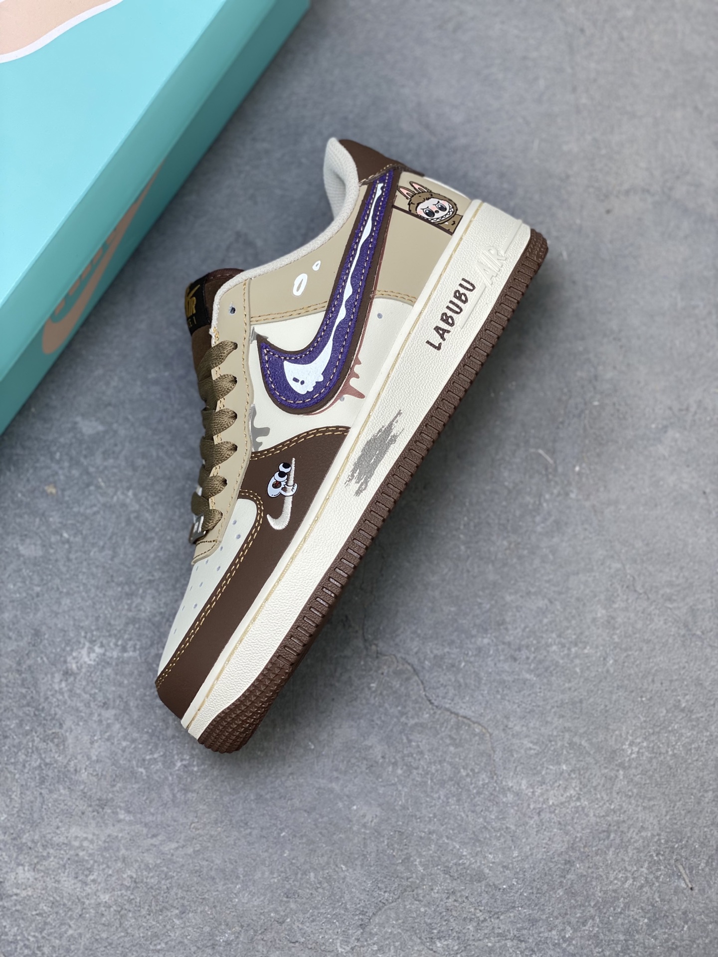 Nike Air Force 1 '07 Low Sneakers Limited Edition with Air Cushion 7 i1753200118561 6236 0 6