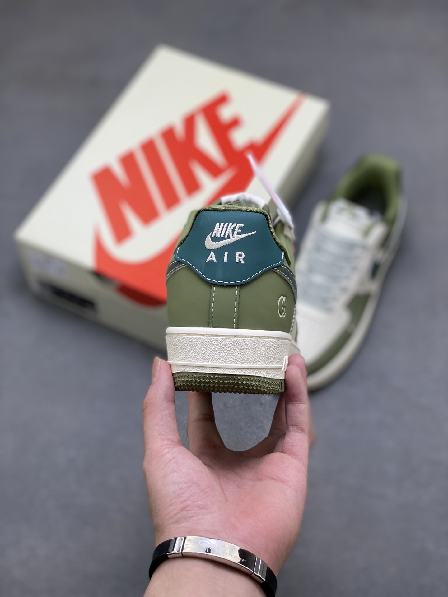 Nike Air Force 1 '07 Low Olive Green Leather Sneakers Limited Edition 5 i1753286439039 270 0 3