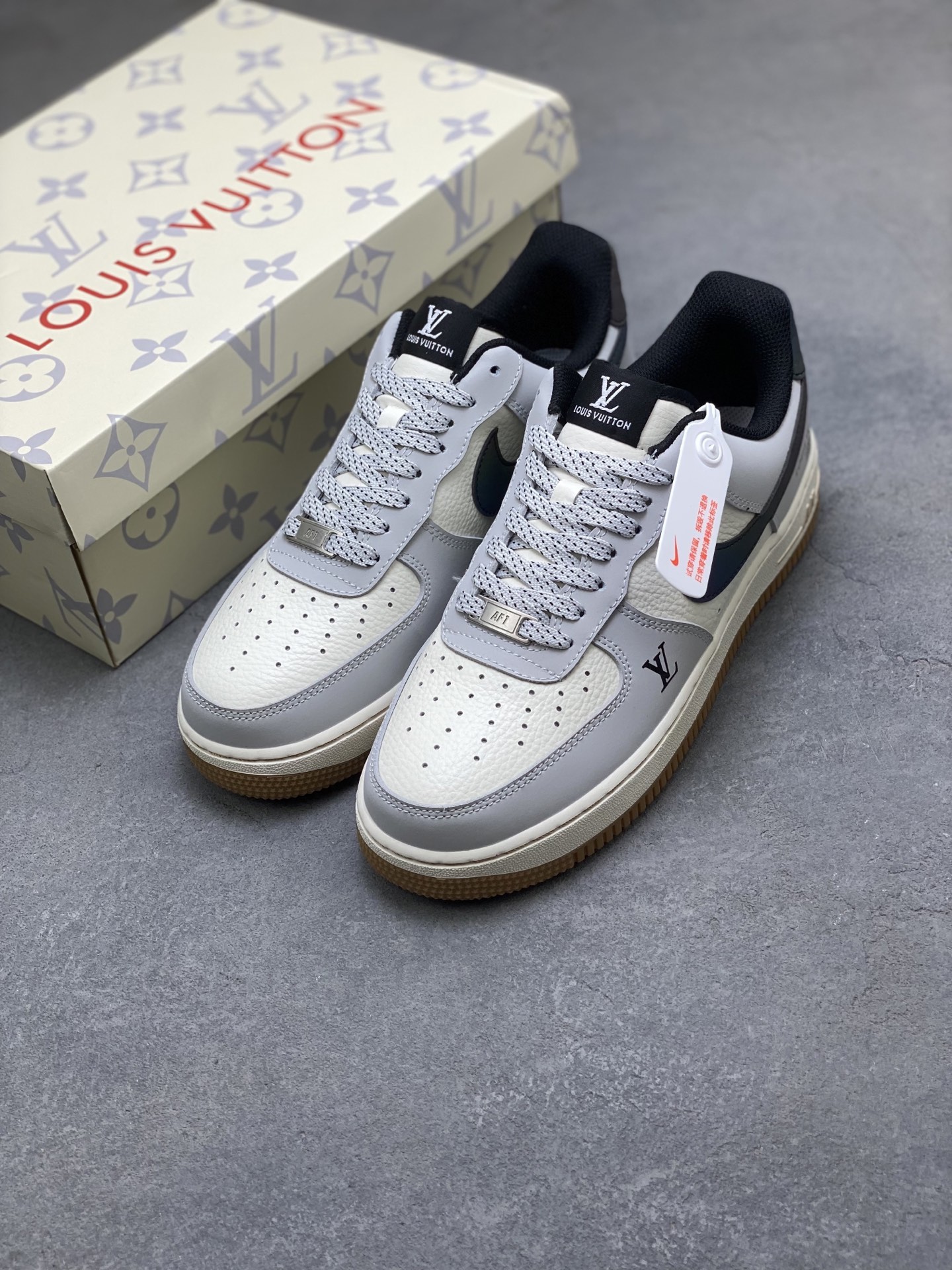 Nike Air Force 1 '07 Low Louis Vuitton Custom Sneakers Limited Edition 9 i1753286481139 1622 0 7