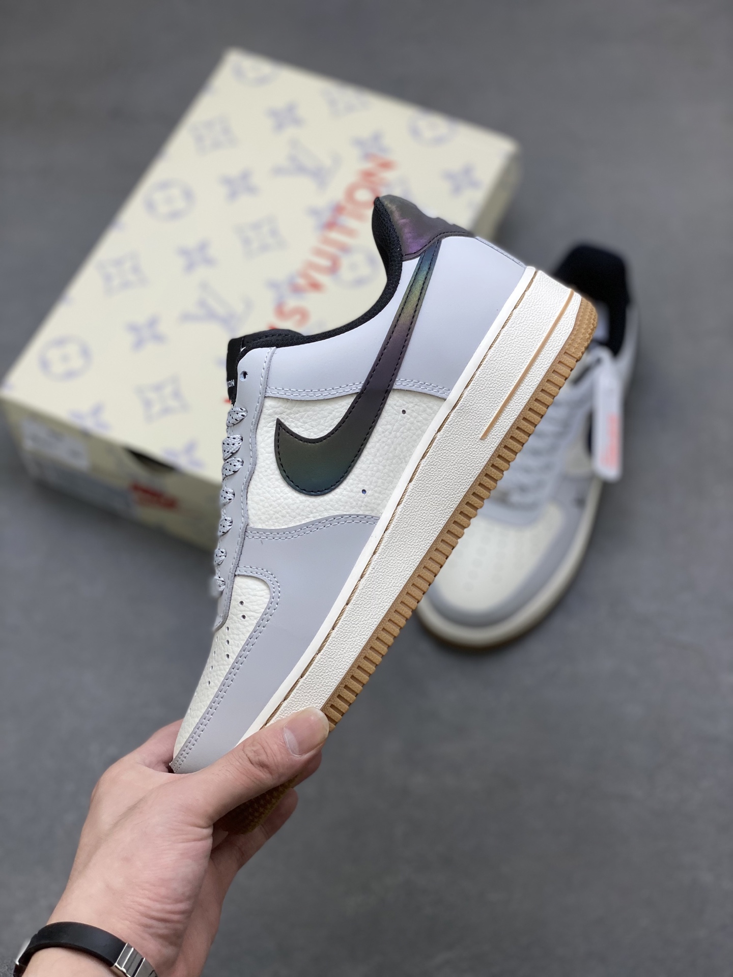 Nike Air Force 1 '07 Low Louis Vuitton Custom Sneakers Limited Edition 4 i1753286483001 6672 0 2