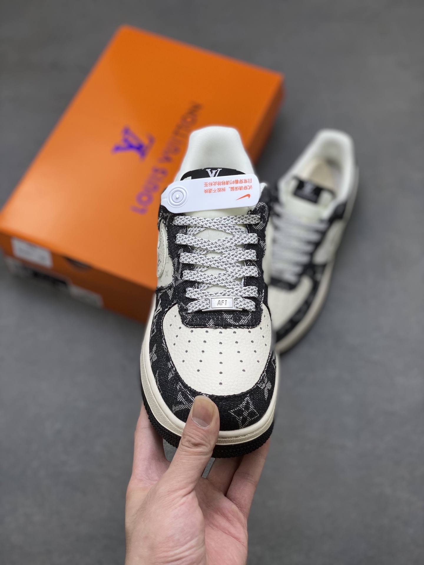 Nike Air Force 1 '07 Low Louis Vuitton Supreme Limited Edition Sneakers 3 i1753286623857 2437 0 1