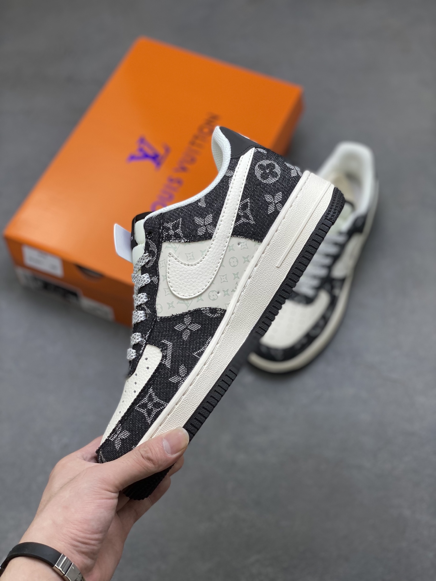 Nike Air Force 1 '07 Low Louis Vuitton Supreme Limited Edition Sneakers 4 i1753286626628 3387 0 2