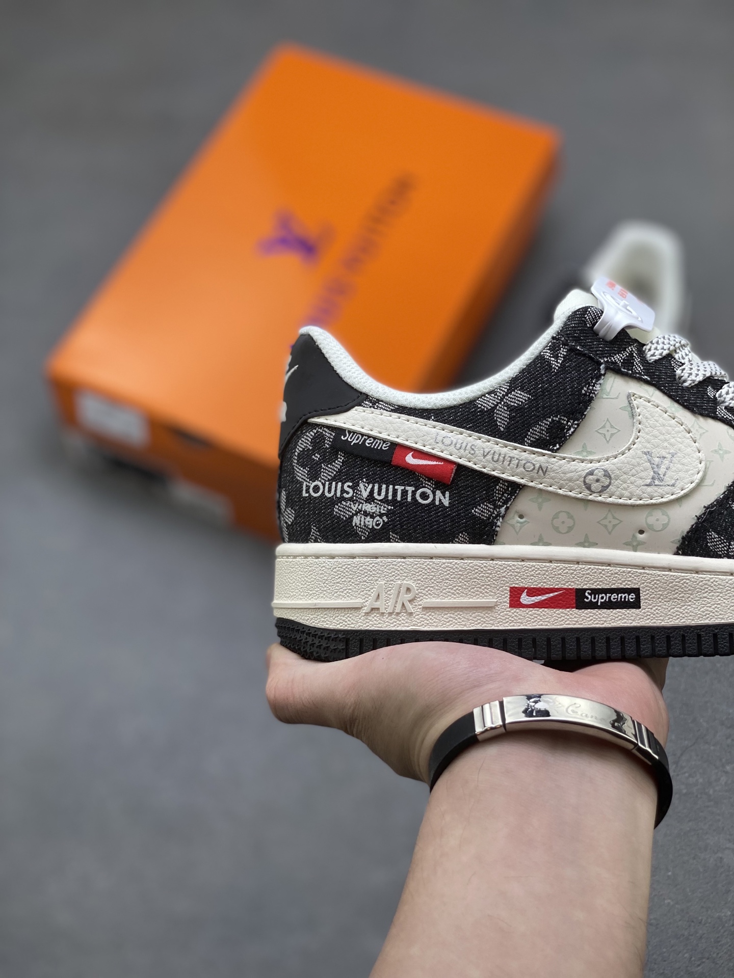 Nike Air Force 1 '07 Low Louis Vuitton Supreme Limited Edition Sneakers 6 i1753286627354 725 0 4
