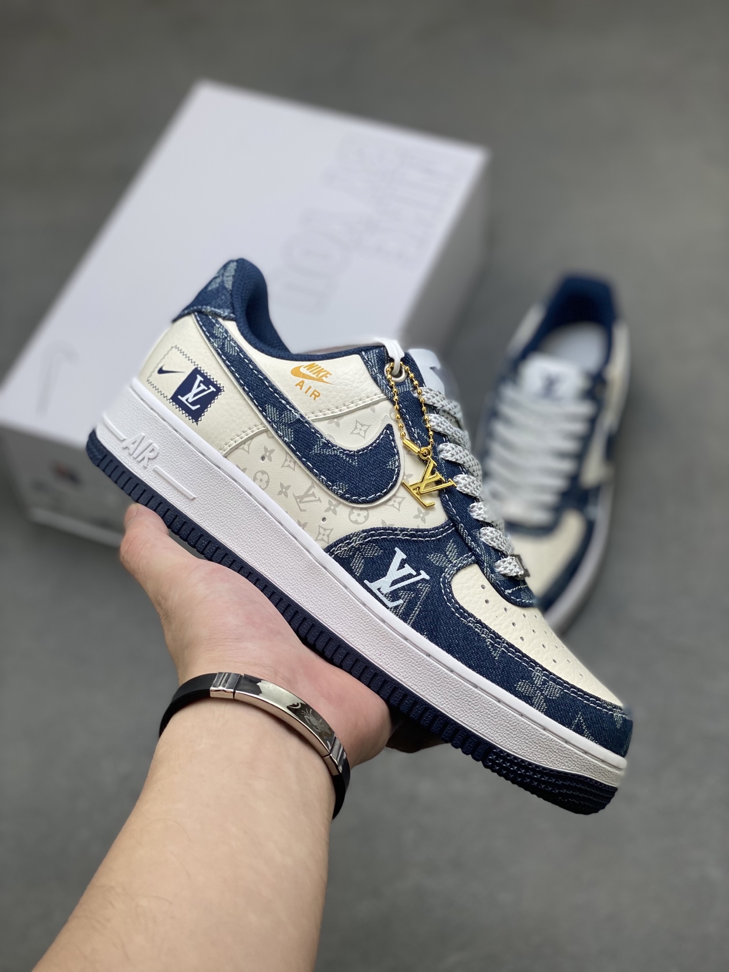 Nike Air Force 1 '07 Low Louis Vuitton Custom Sneakers - Limited Edition 2 i1754064407740 833 0 0